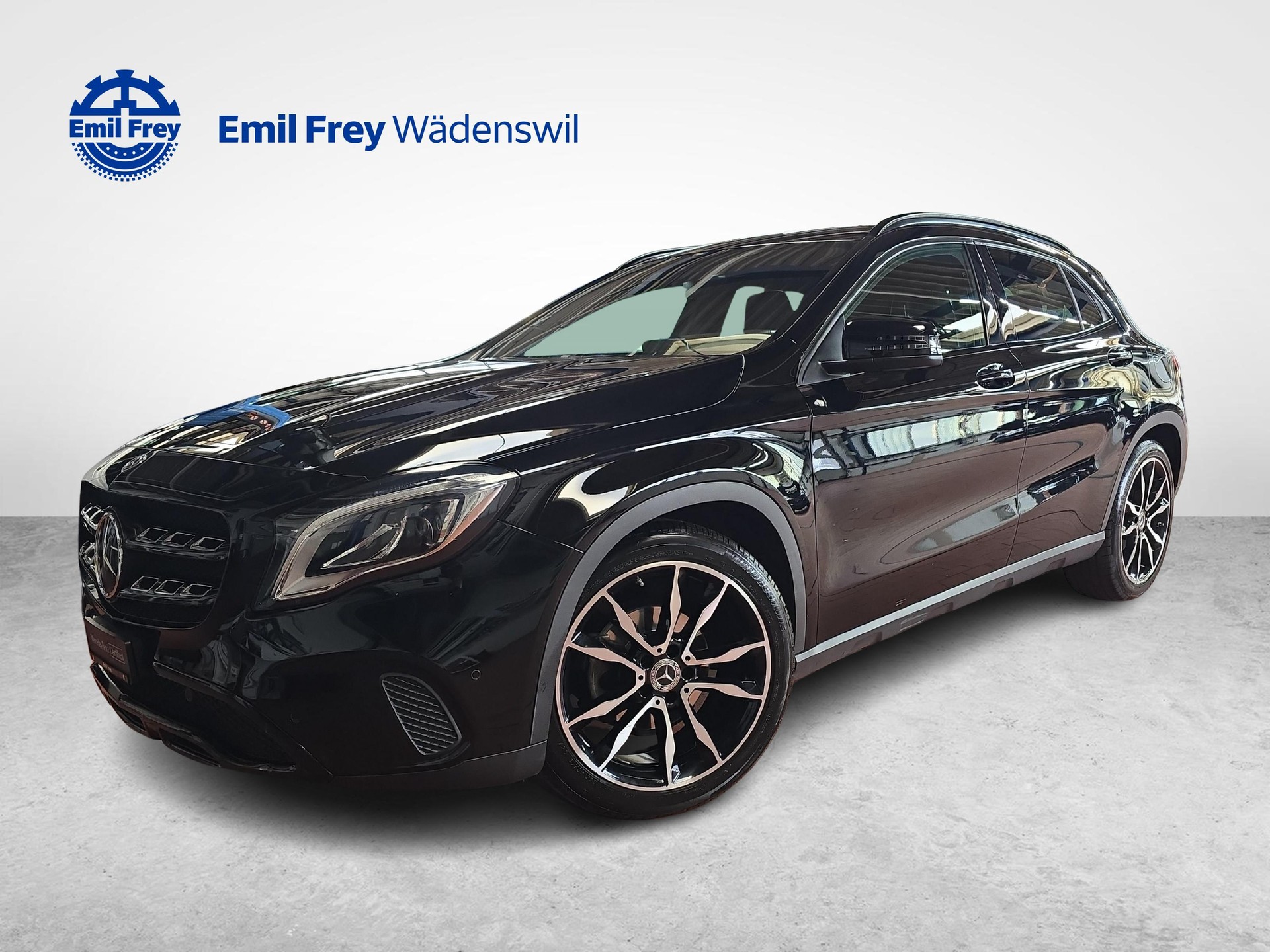 MERCEDES-BENZ GLA 200 Night Star Urban Line-image-0