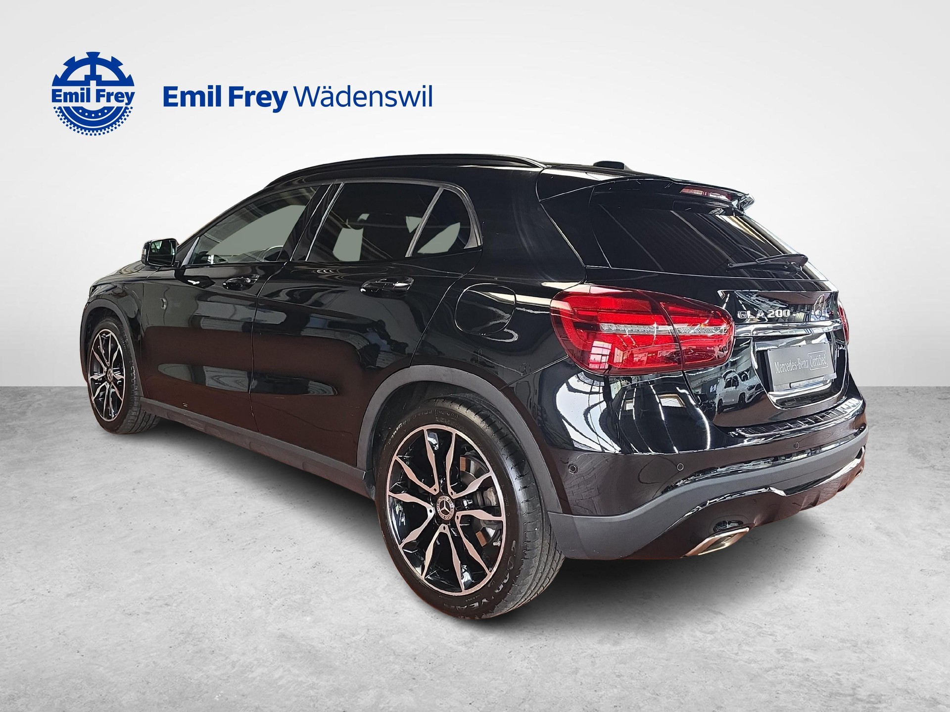 MERCEDES-BENZ GLA 200 Night Star Urban Line-image-2