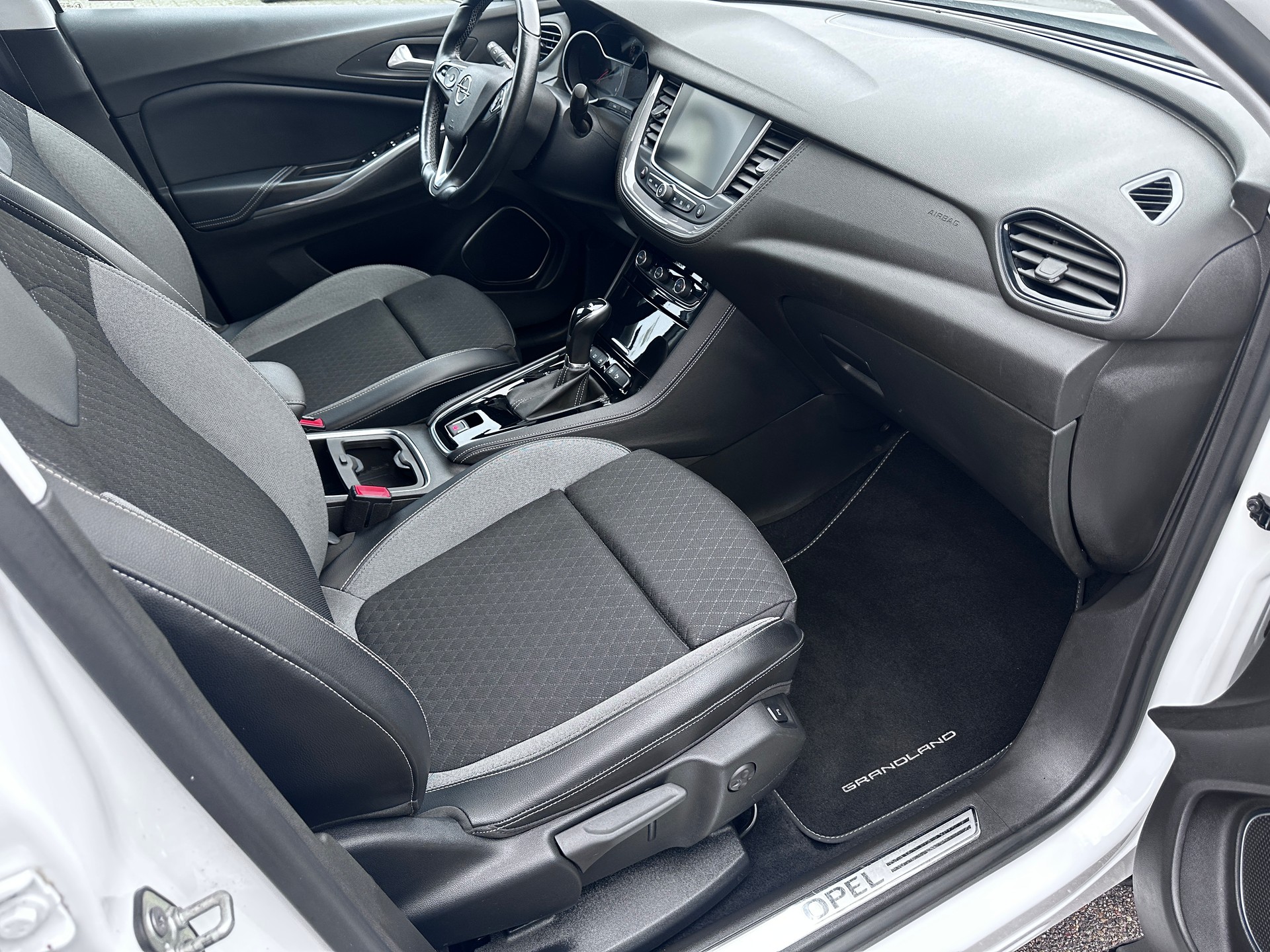 OPEL Grandland X 1.6CDTi Excellence Automatik-image-13
