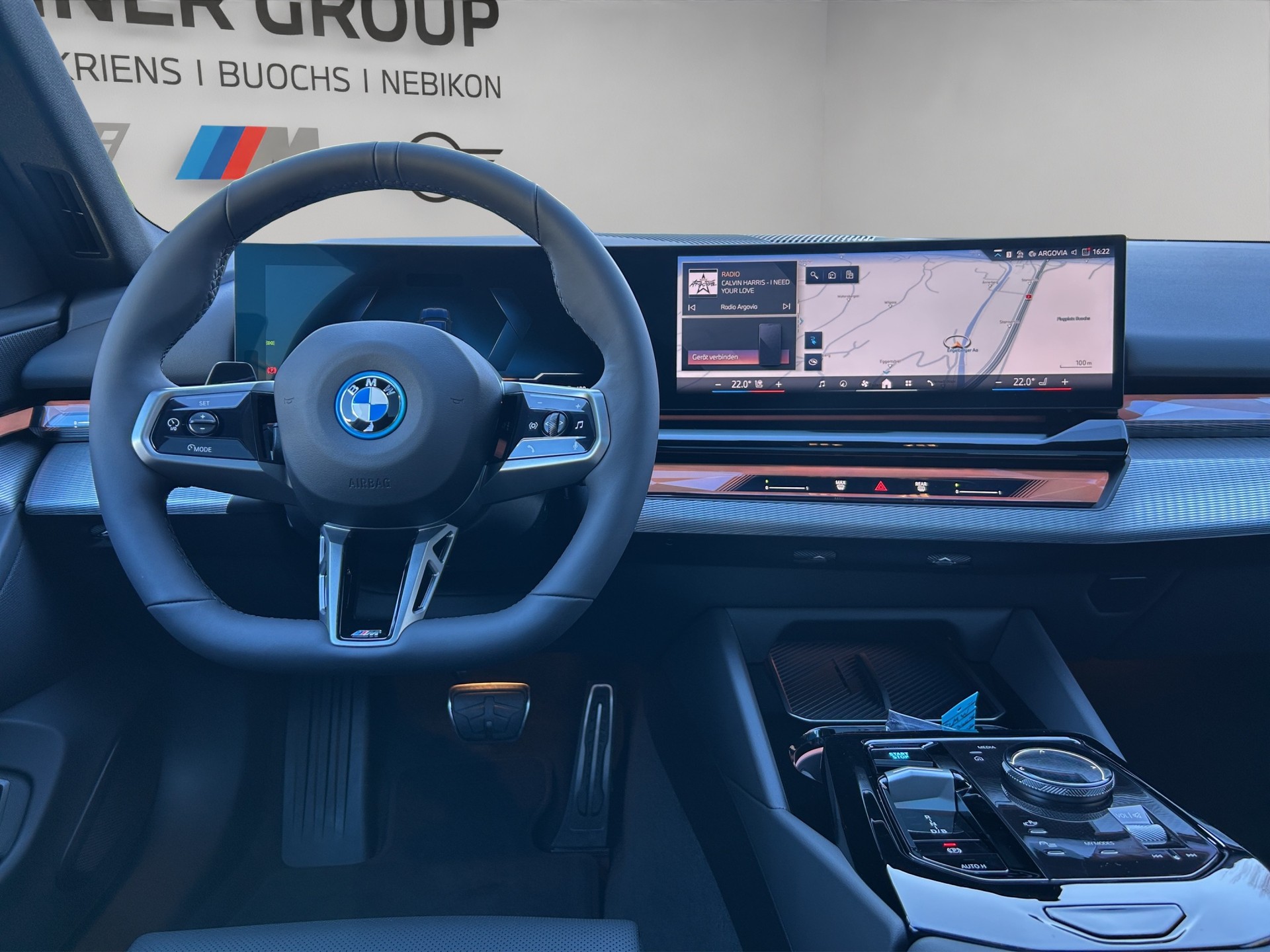 BMW i5 xDrive 40 Touring M Sport-image-14