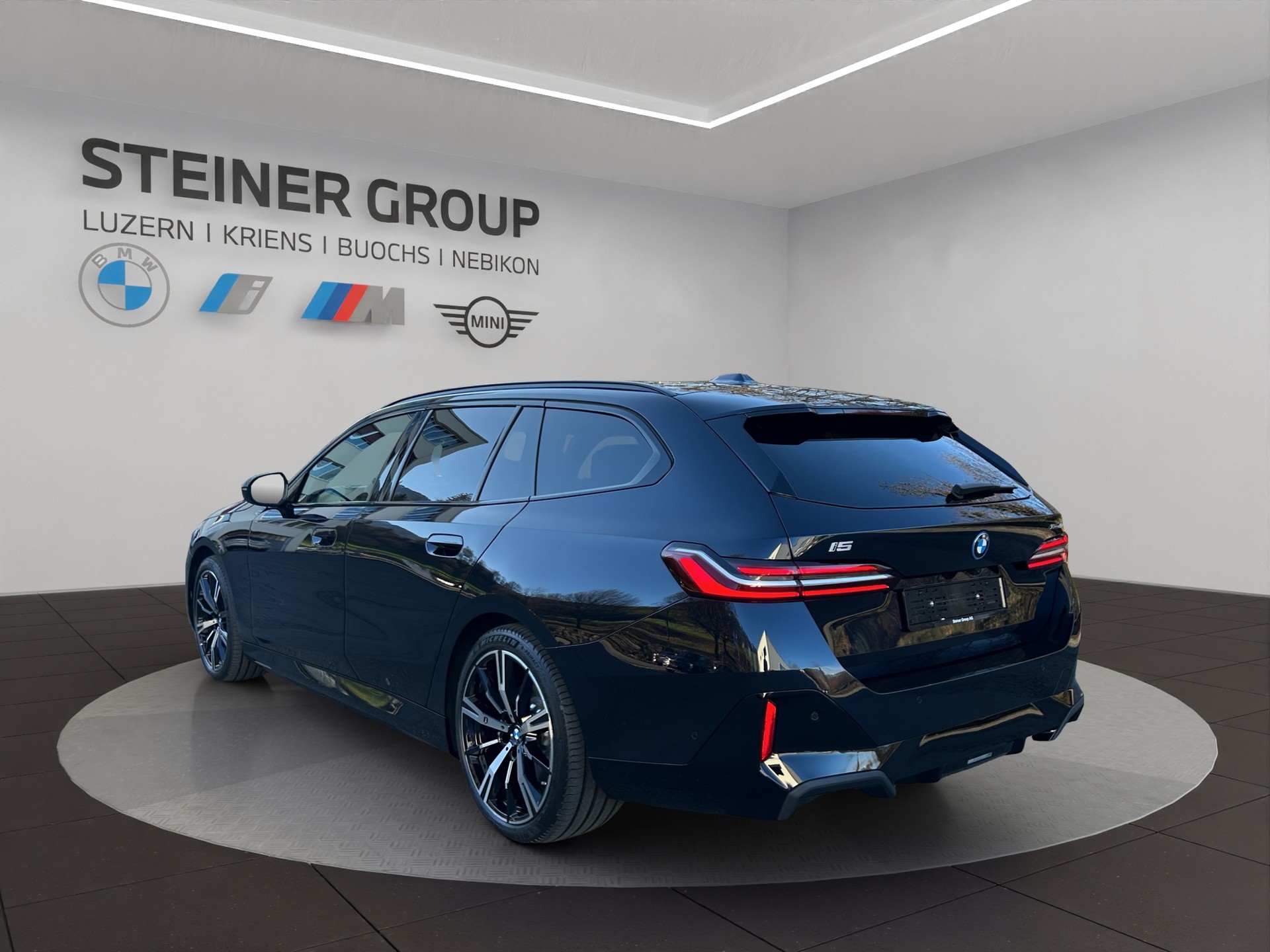 BMW i5 xDrive 40 Touring M Sport-image-6