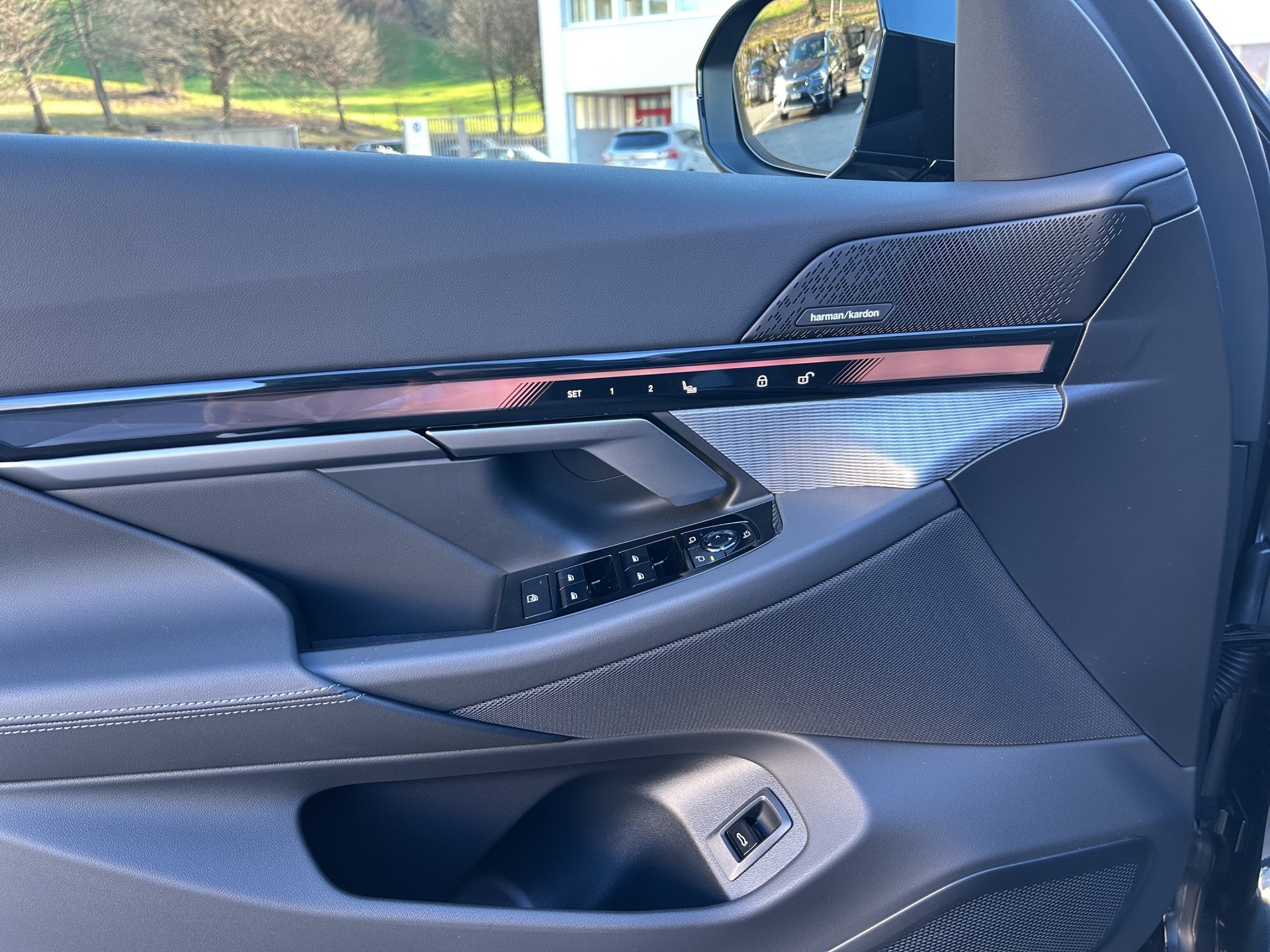 BMW i5 xDrive 40 Touring M Sport-image-10