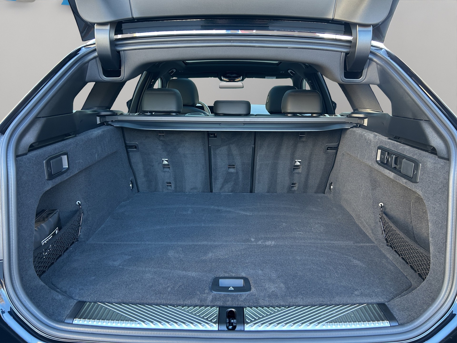 BMW i5 xDrive 40 Touring M Sport-image-18