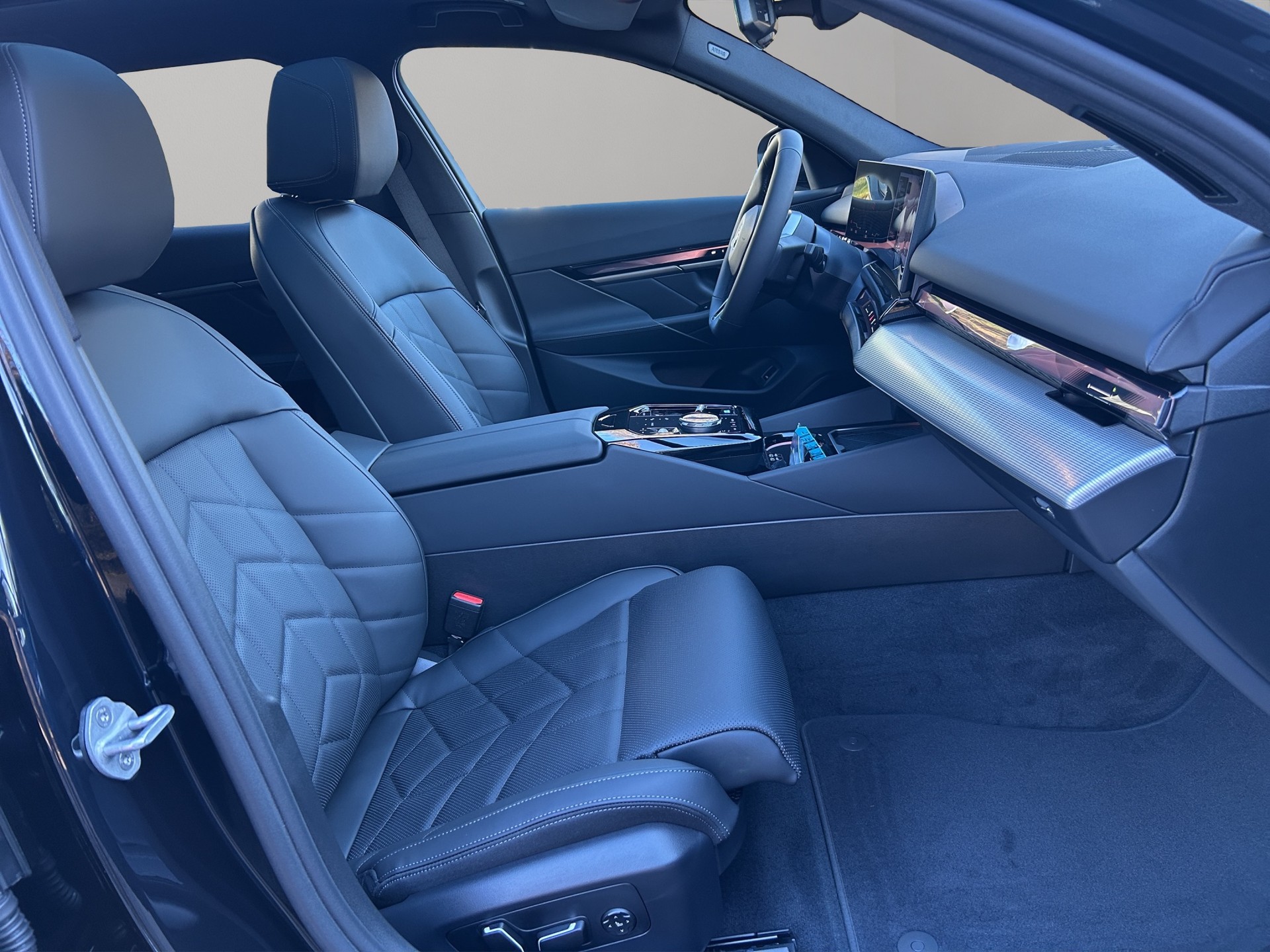 BMW i5 xDrive 40 Touring M Sport-image-19