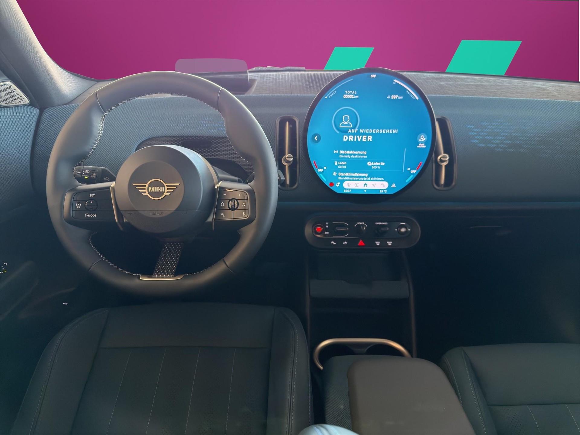 MINI Countryman E Favoured Trim-image-11