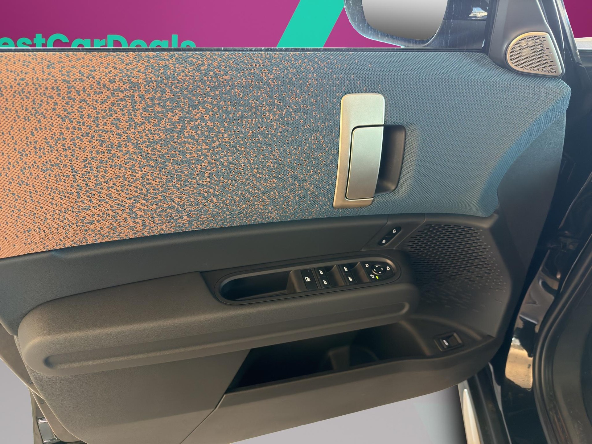 MINI Countryman E Favoured Trim-image-16