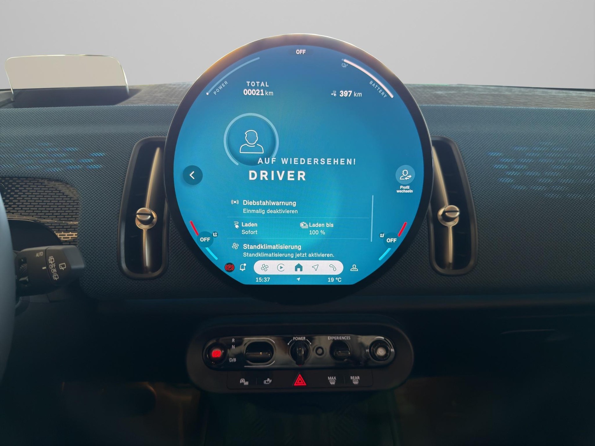 MINI Countryman E Favoured Trim-image-15