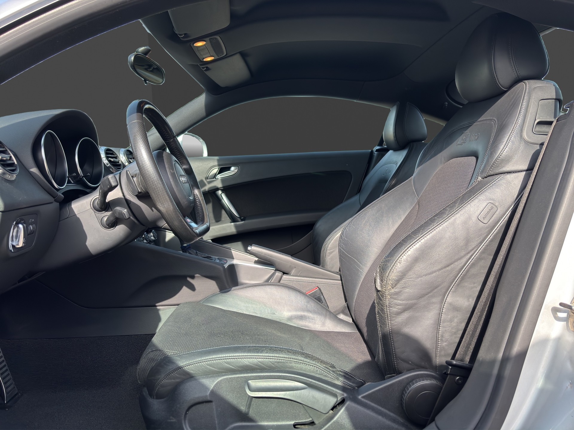 AUDI TT Coupé 2.0 TFSI-image-9