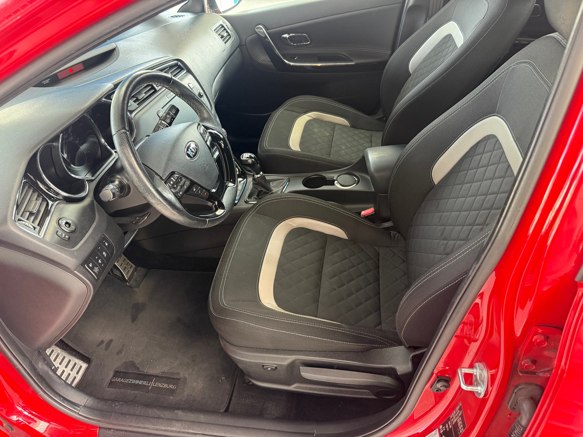 KIA Cee'd 1.0 T-GDi GT Line-image-11