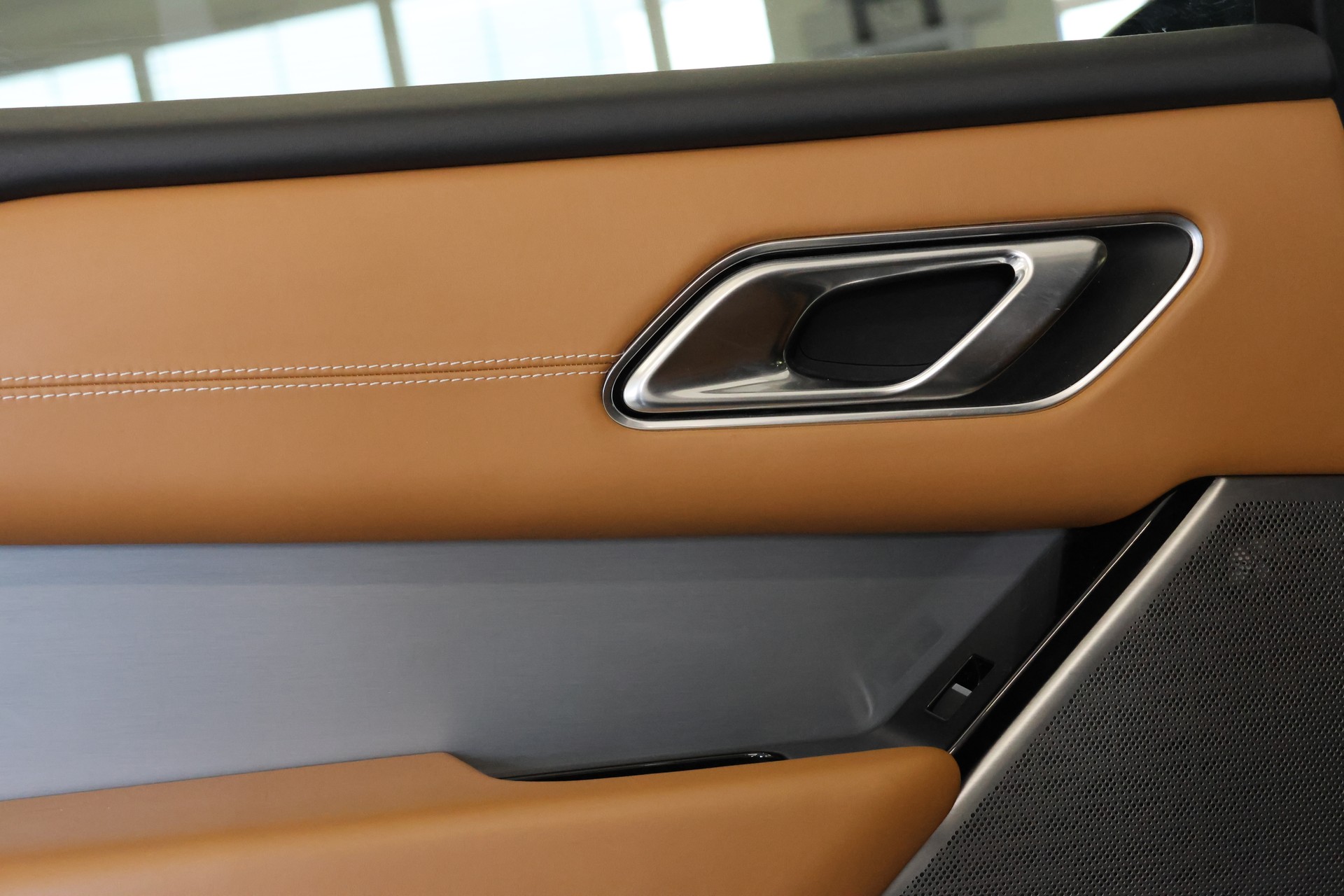 LAND ROVER Range Rover Velar P 300 Automatic *Heade-up* *Panoaramadach* *Meridian Musikanlage* *R-Dynamic-image-32