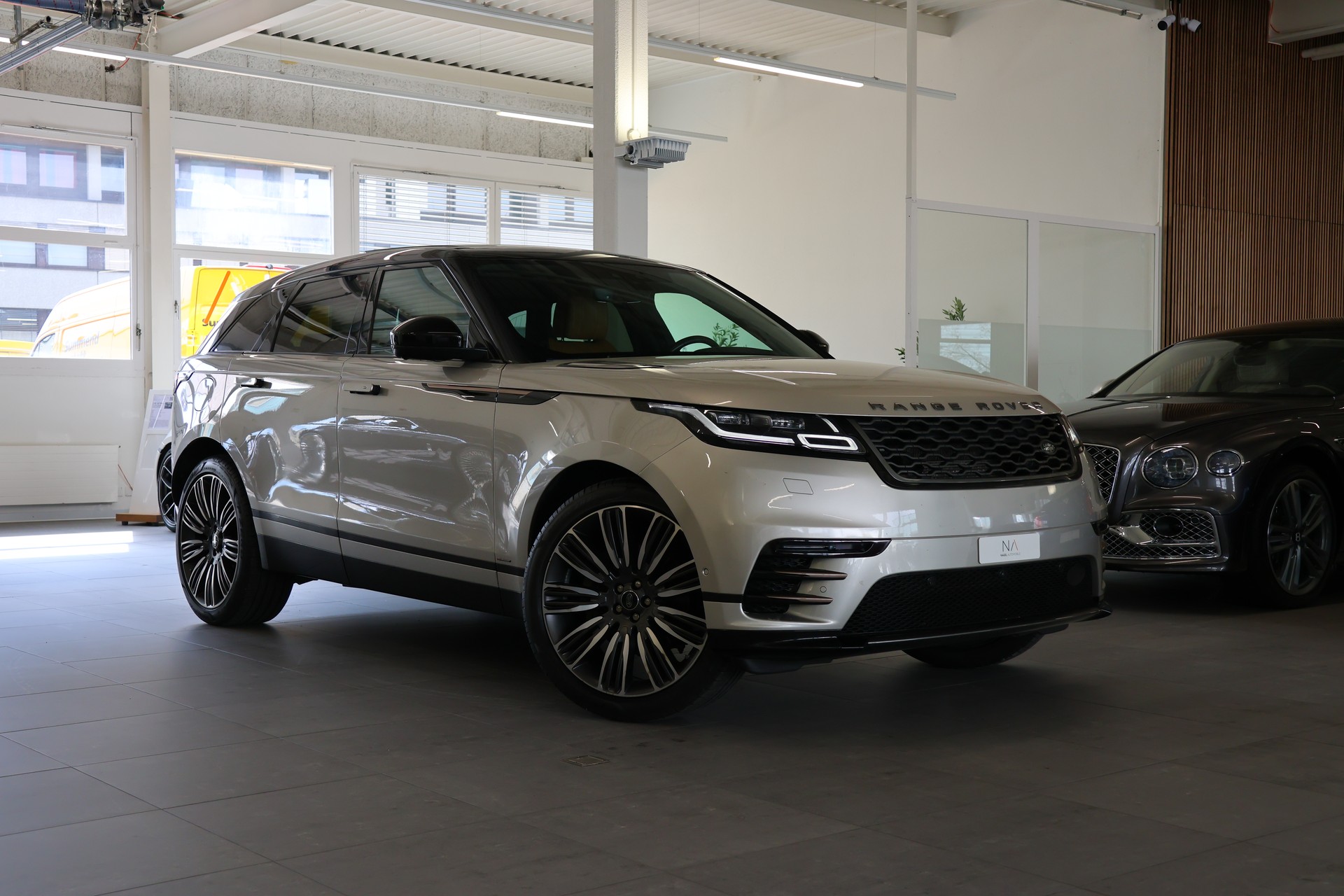 LAND ROVER Range Rover Velar P 300 Automatic *Heade-up* *Panoaramadach* *Meridian Musikanlage* *R-Dynamic-image-0