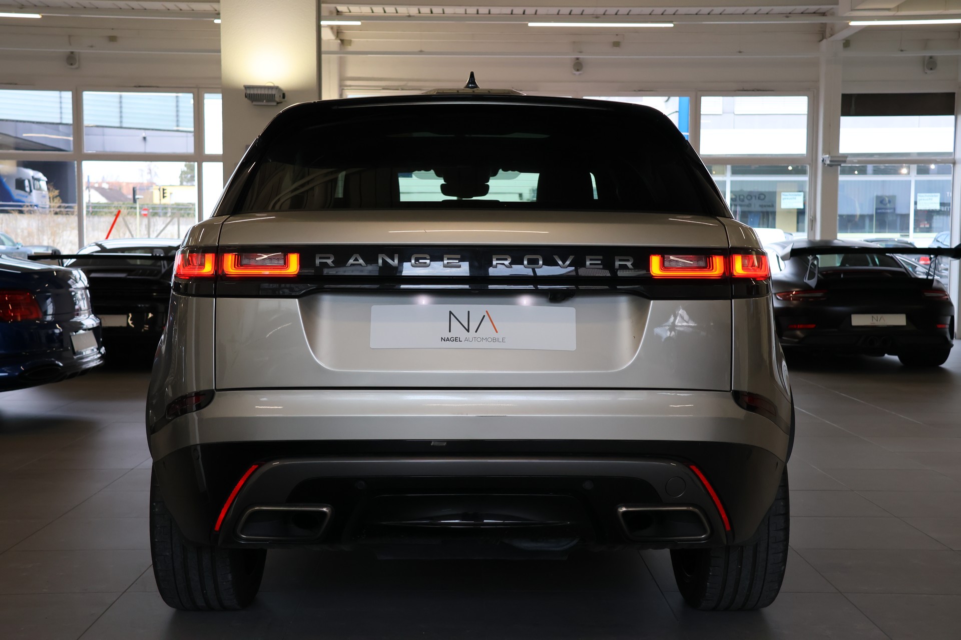 LAND ROVER Range Rover Velar P 300 Automatic *Heade-up* *Panoaramadach* *Meridian Musikanlage* *R-Dynamic-image-4