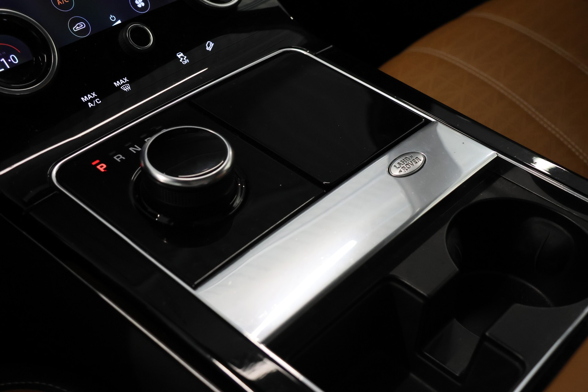 LAND ROVER Range Rover Velar P 300 Automatic *Heade-up* *Panoaramadach* *Meridian Musikanlage* *R-Dynamic-image-25