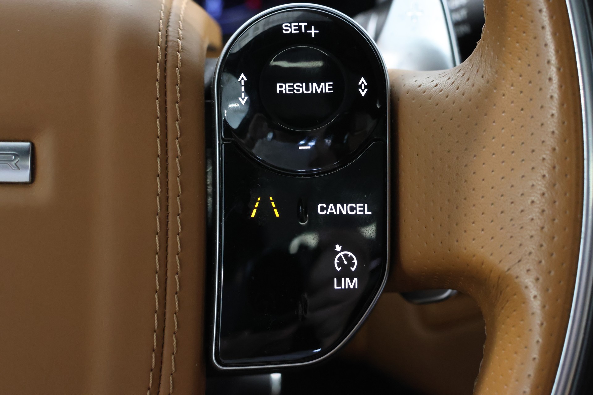 LAND ROVER Range Rover Velar P 300 Automatic *Heade-up* *Panoaramadach* *Meridian Musikanlage* *R-Dynamic-image-20