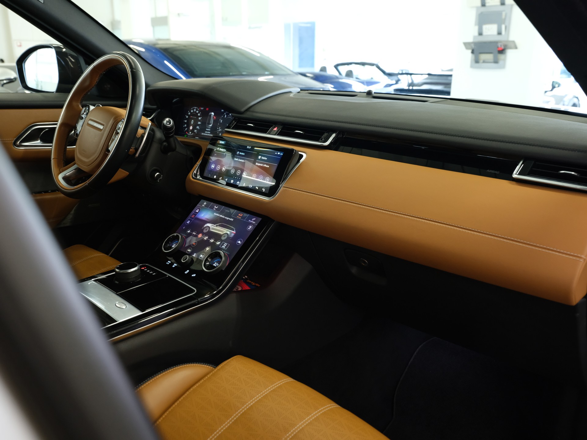 LAND ROVER Range Rover Velar P 300 Automatic *Heade-up* *Panoaramadach* *Meridian Musikanlage* *R-Dynamic-image-17