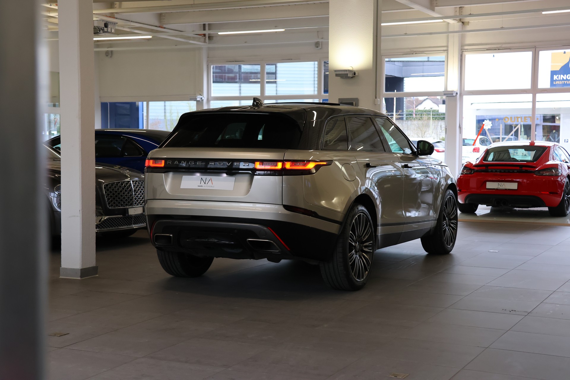 LAND ROVER Range Rover Velar P 300 Automatic *Heade-up* *Panoaramadach* *Meridian Musikanlage* *R-Dynamic-image-11