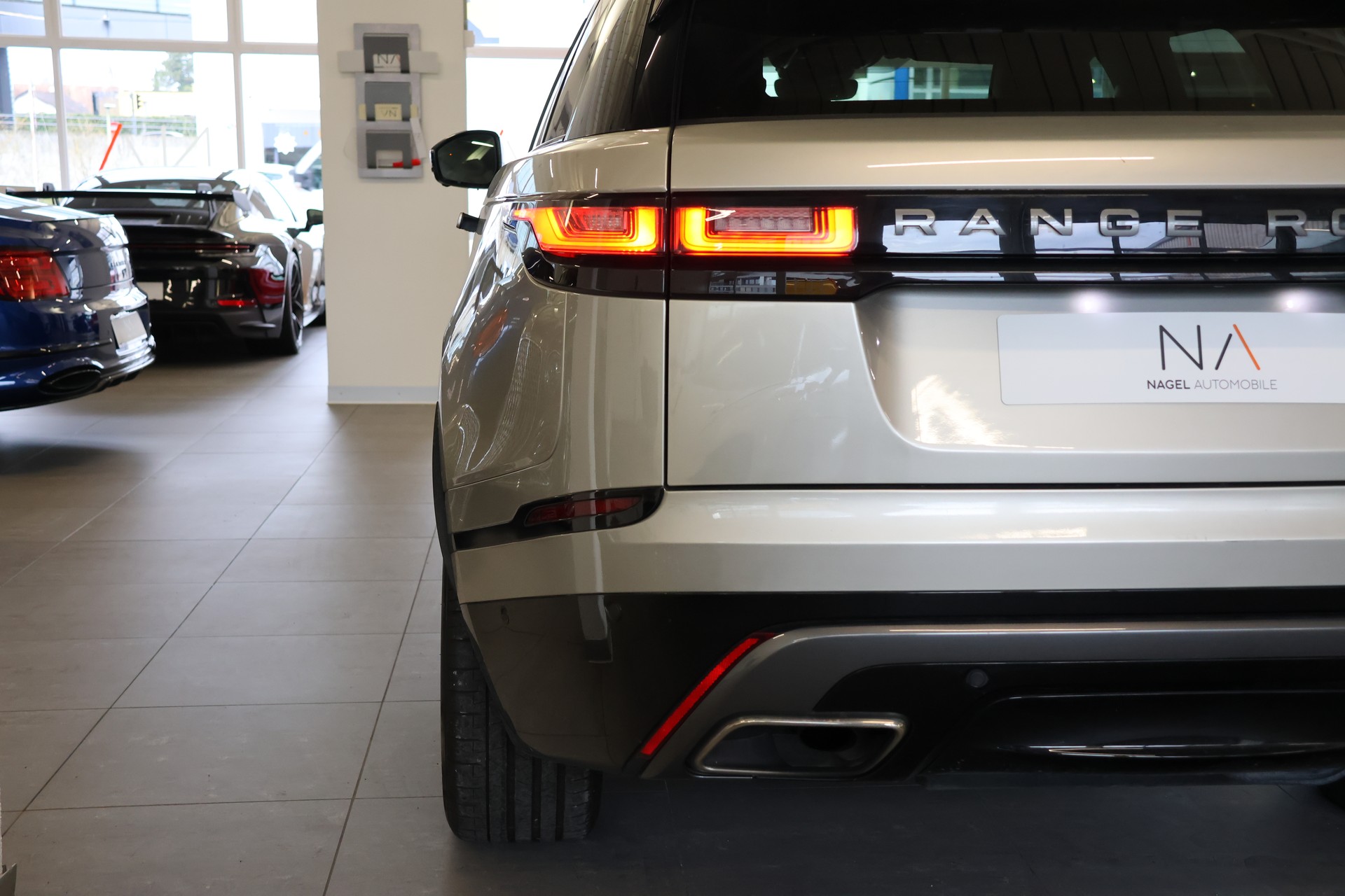 LAND ROVER Range Rover Velar P 300 Automatic *Heade-up* *Panoaramadach* *Meridian Musikanlage* *R-Dynamic-image-10
