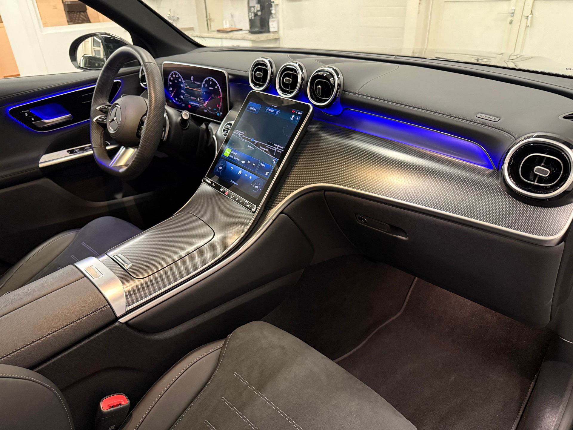 MERCEDES-BENZ GLC 220 d AMG Line 4matic-image-8