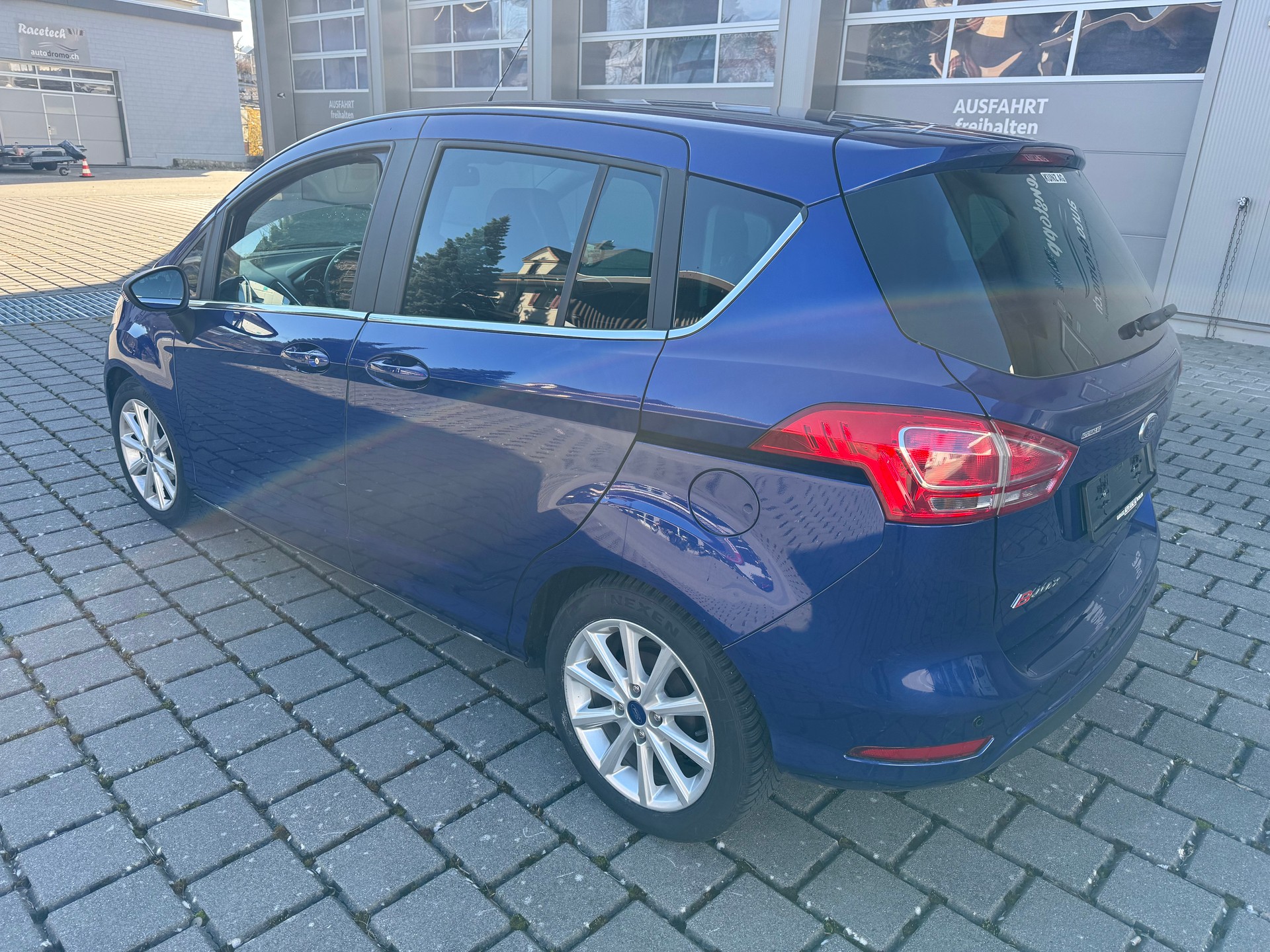 FORD B-MAX-image-5