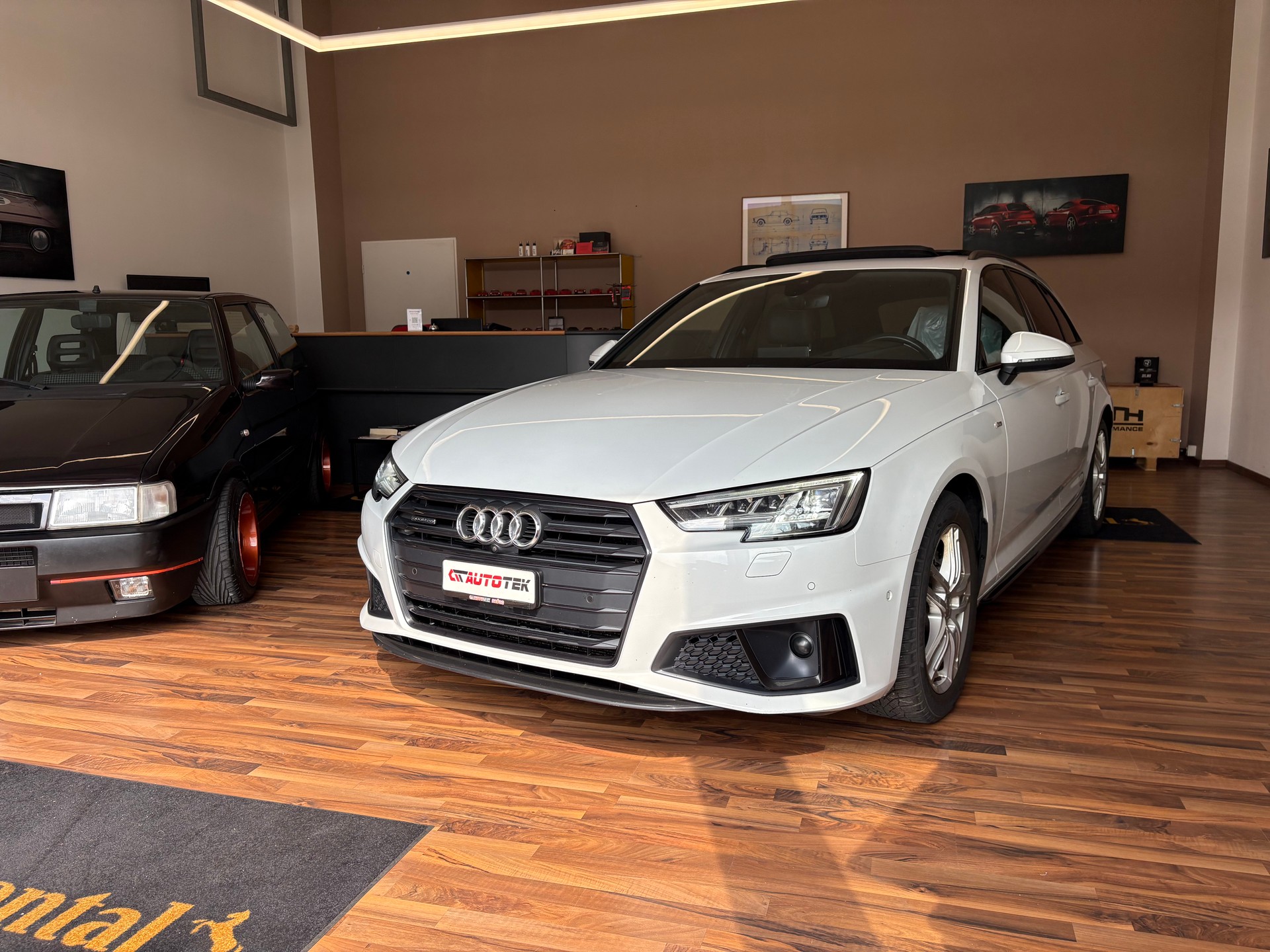 AUDI A4 Avant 40 TDI Sport Attraction quattro S-tronic-image-2