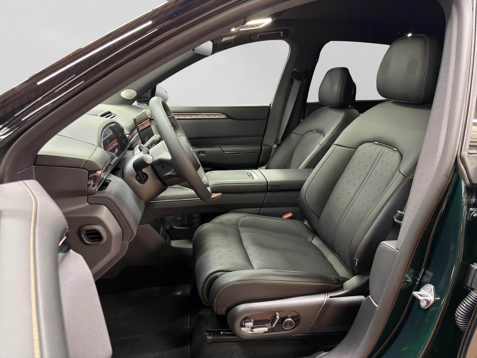 ZEEKR 7X Privilege AWD-image-1