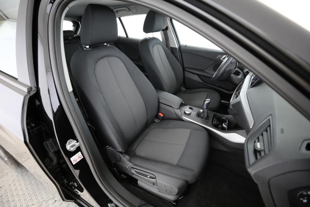 BMW 118i-image-14