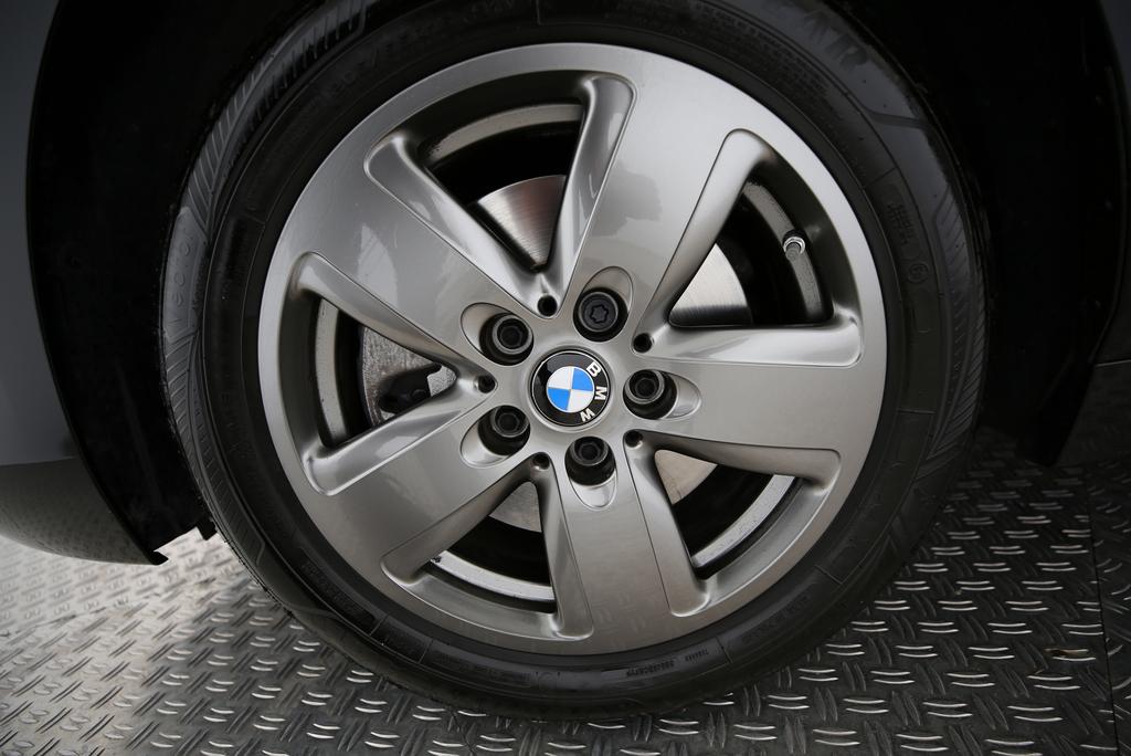 BMW 118i-image-4