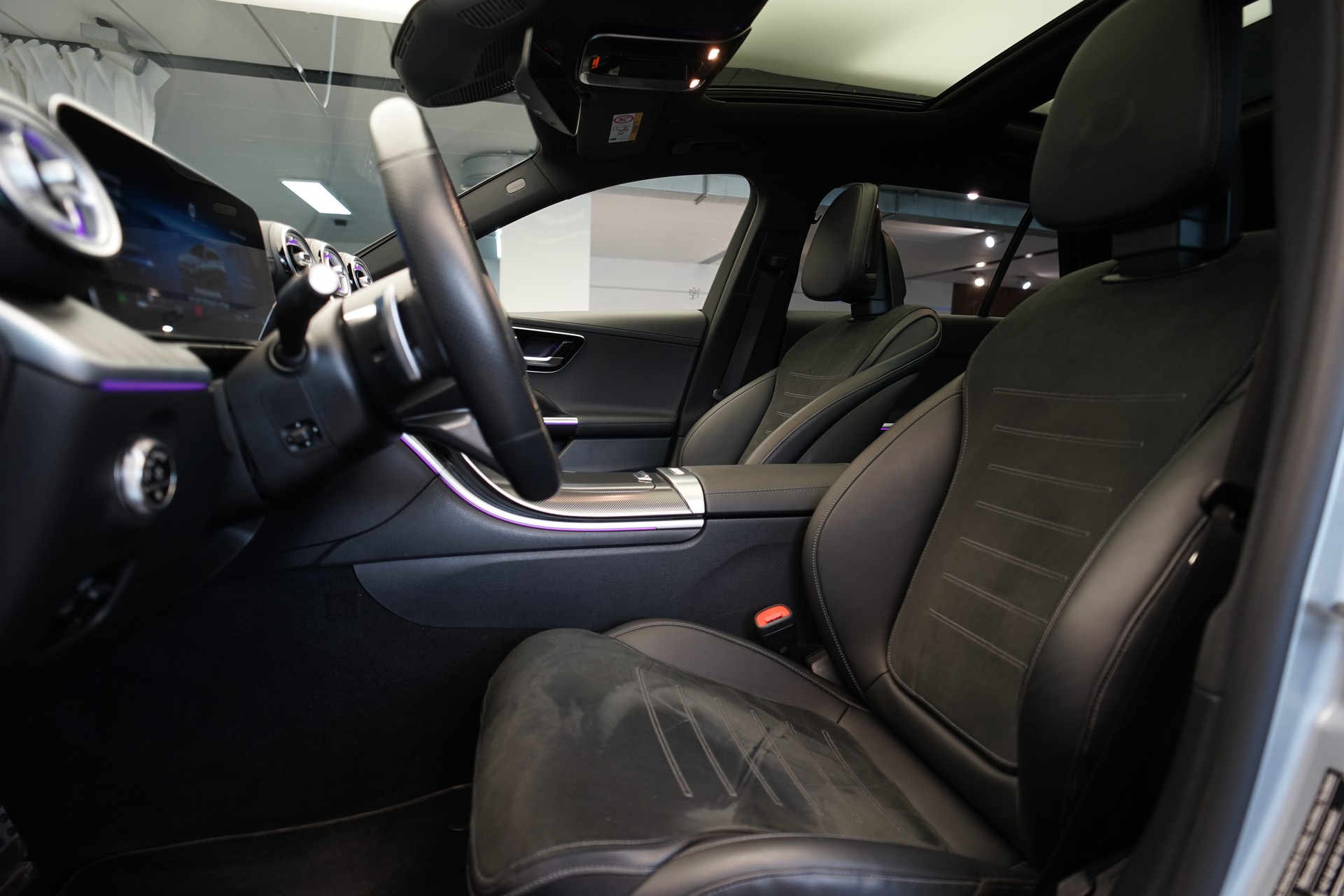 MERCEDES-BENZ C 220 d T 4Matic AMG Line *CH-Fahrzeug* *AHK*-image-15