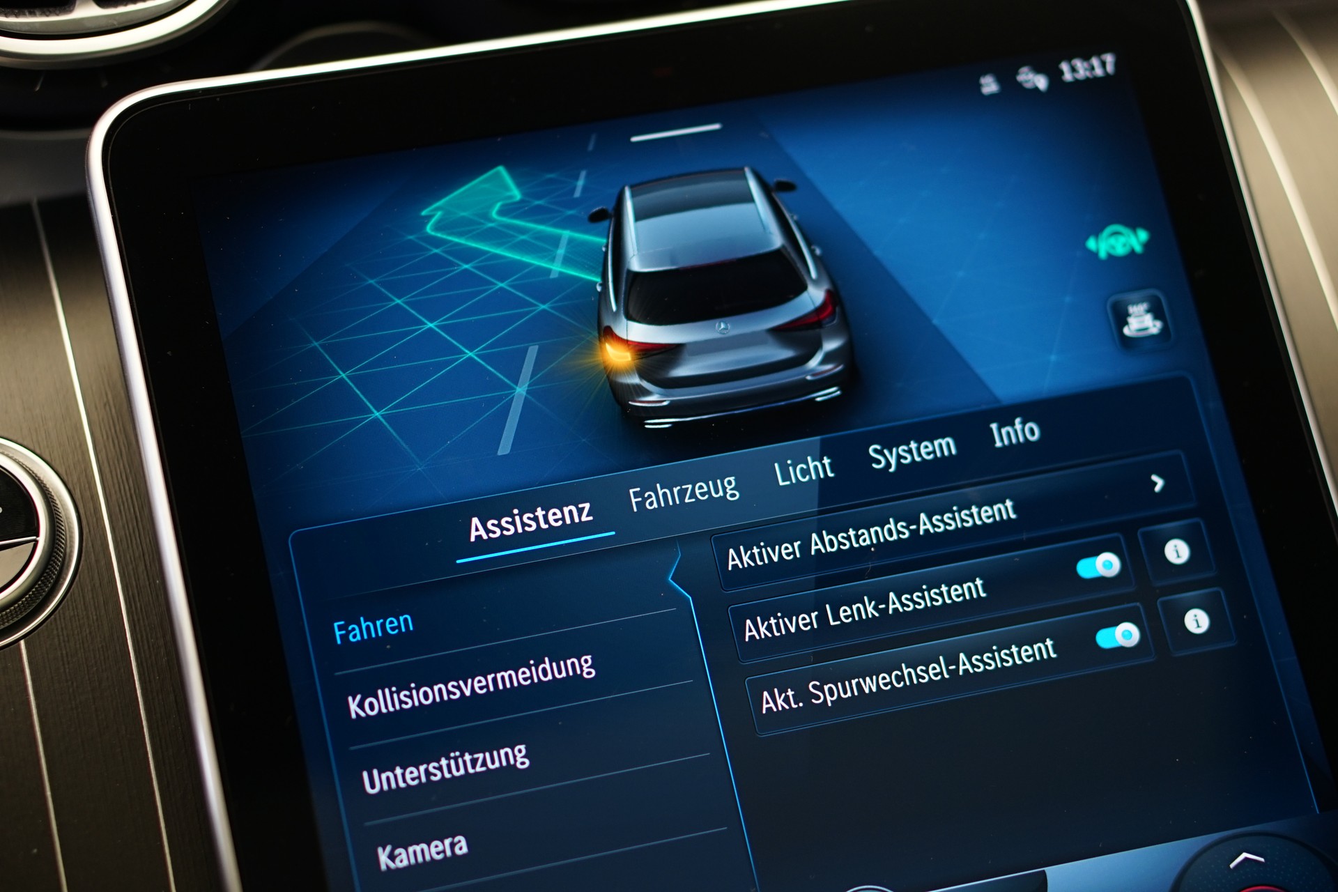 MERCEDES-BENZ C 220 d T 4Matic AMG Line *CH-Fahrzeug* *AHK*-image-29