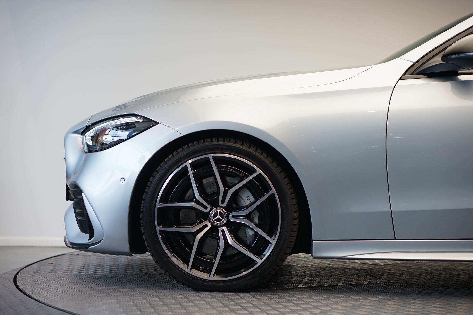 MERCEDES-BENZ C 220 d T 4Matic AMG Line *CH-Fahrzeug* *AHK*-image-11