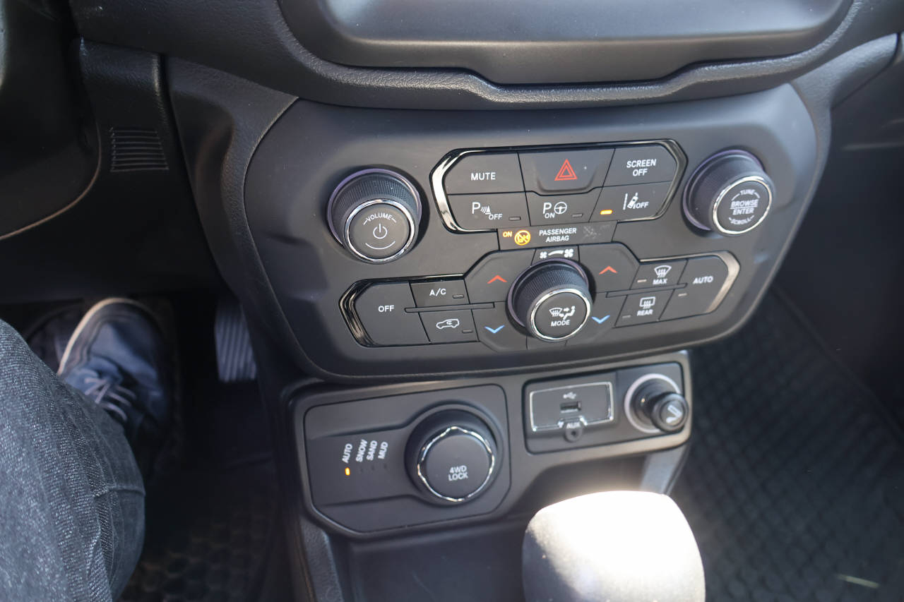 JEEP Renegade 1.3 Turbo S AWD-image-11