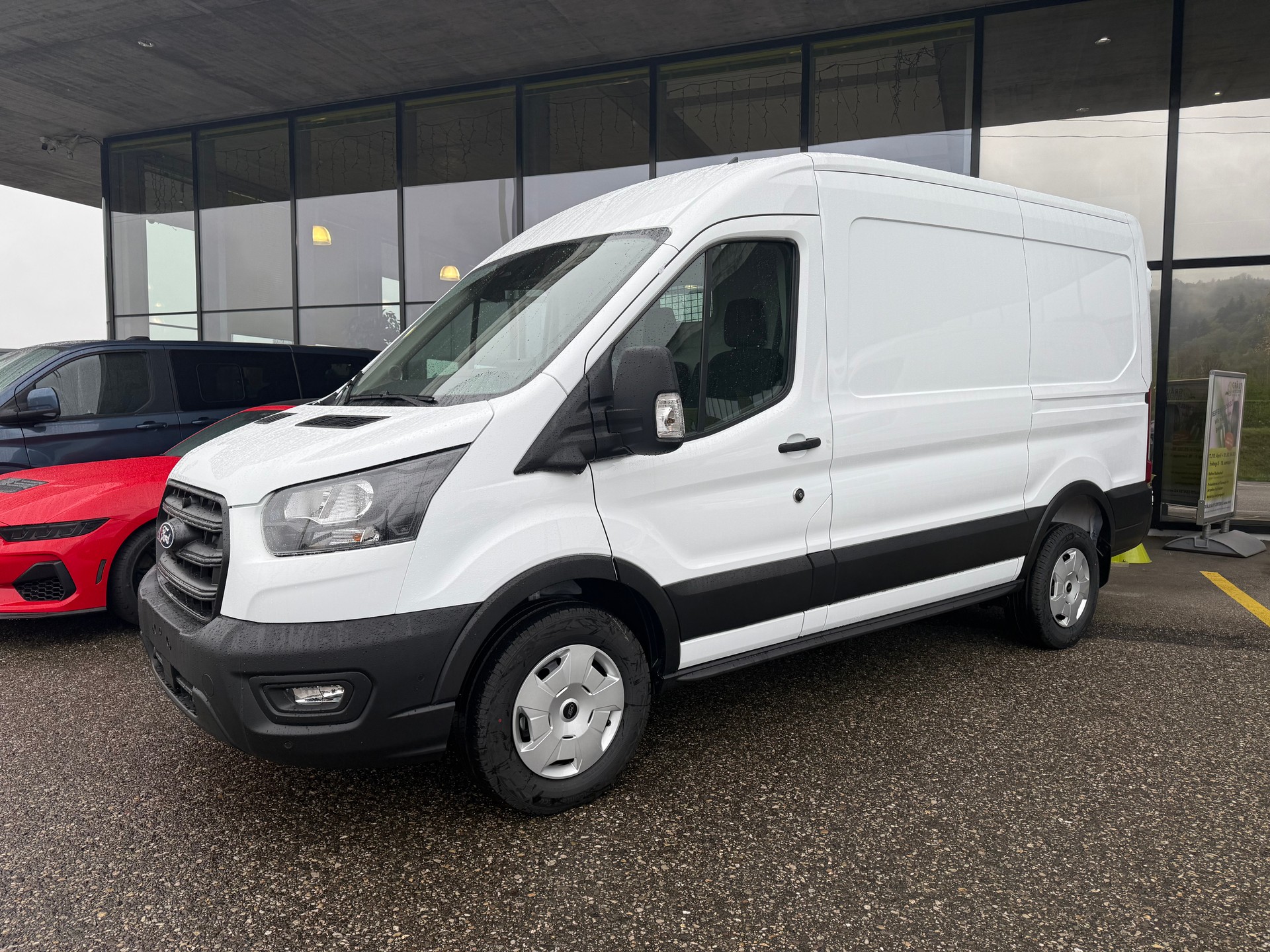 FORD Transit Van 350 L2 Trend 2.0 TDCi 130 FWD-showroom-element-3