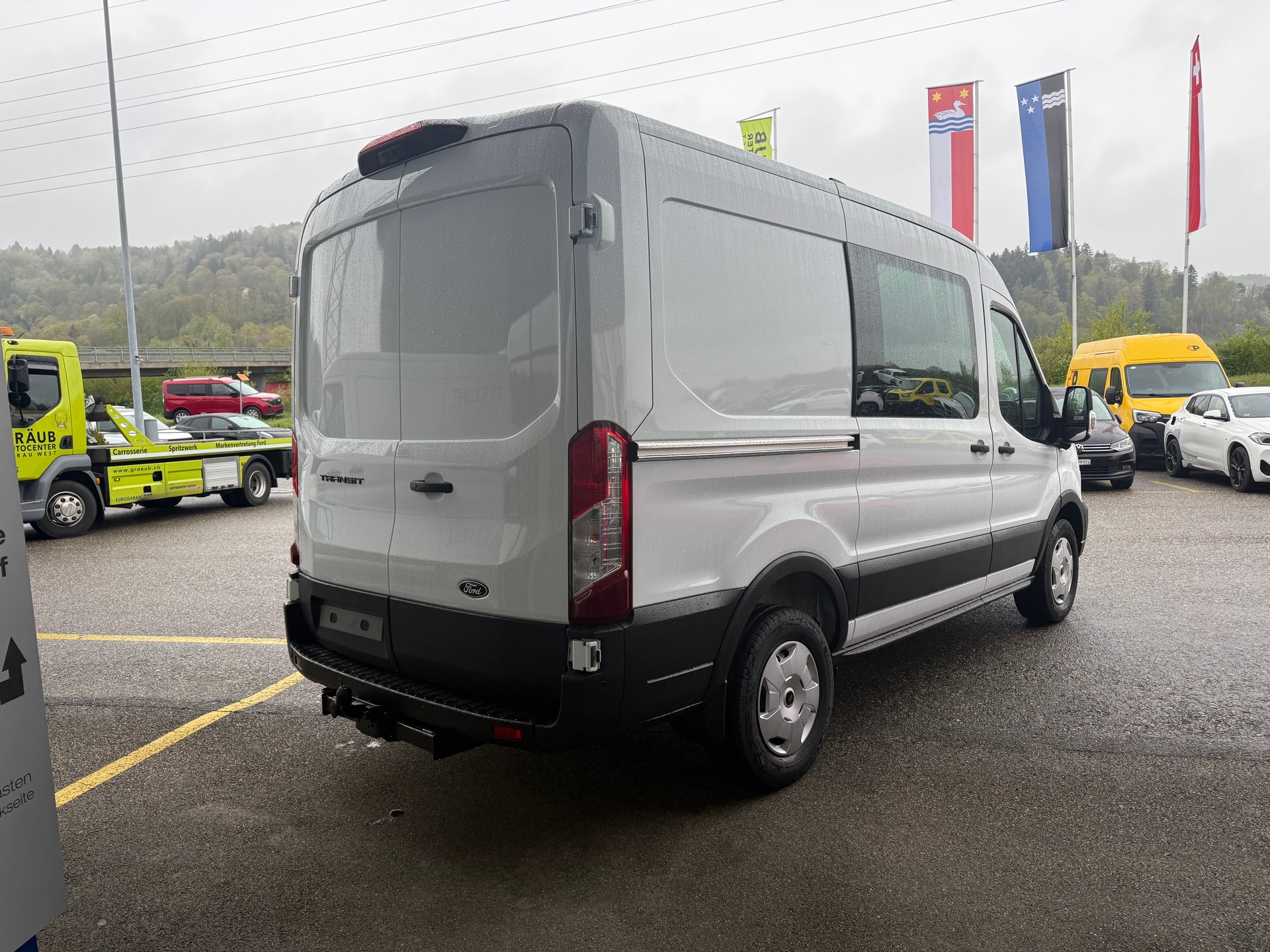 FORD Transit Van 350 L2 Trend 2.0 TDCi 130 FWD-image-6