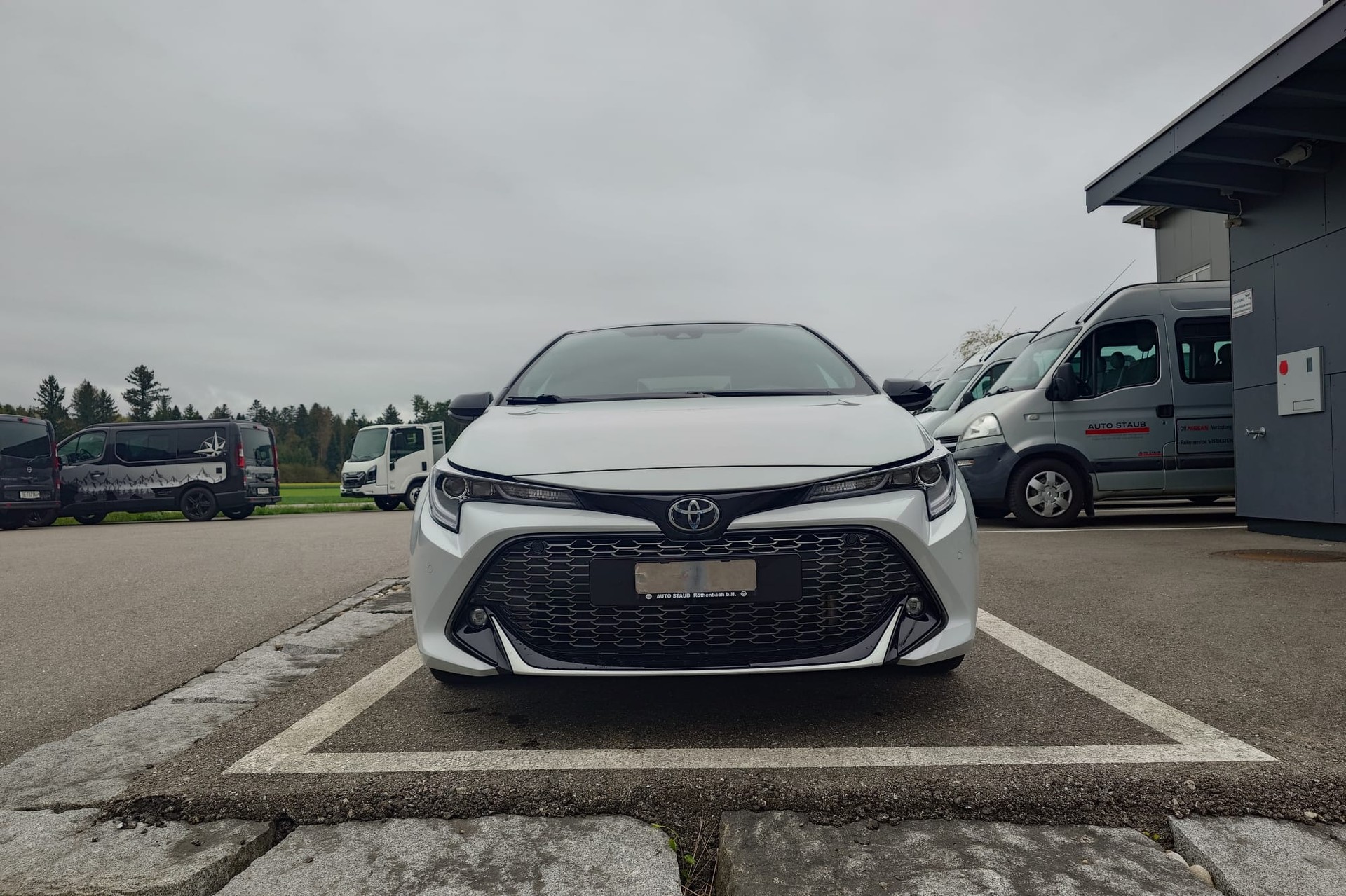TOYOTA Corolla 2.0 HSD GR-S-image-2