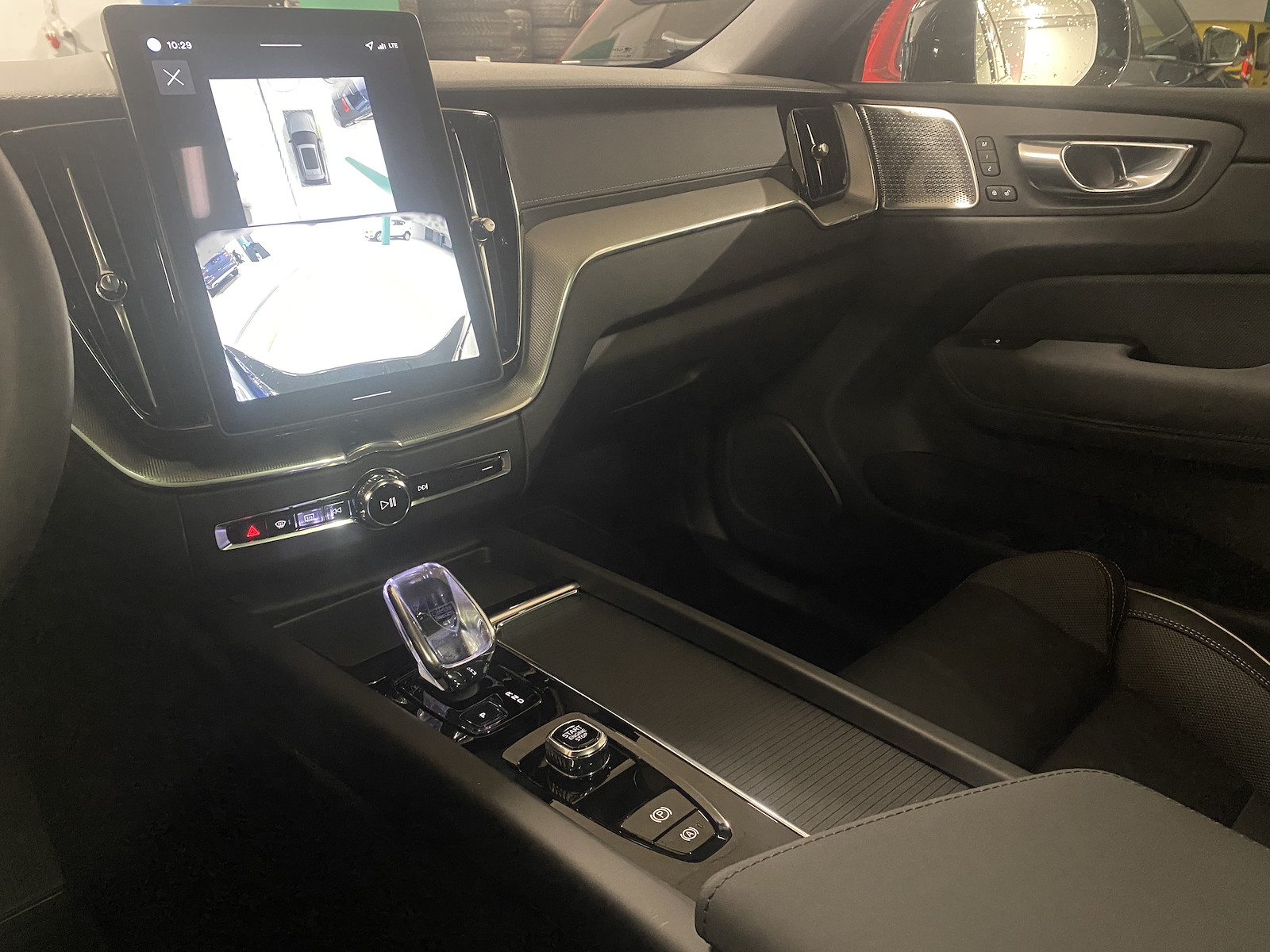 VOLVO XC60 2.0 T8 TE Polestar eAWD-image-11