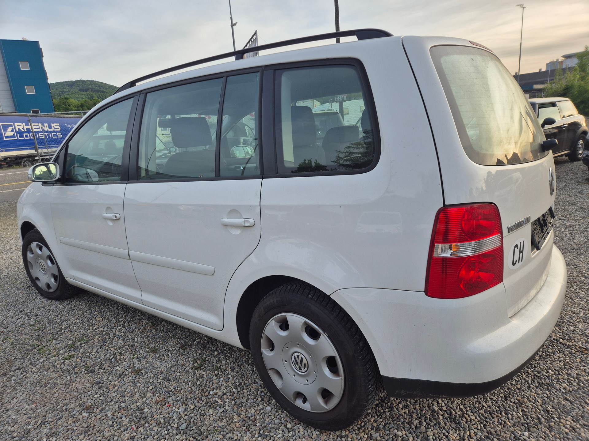 VW TOURAN-image-4