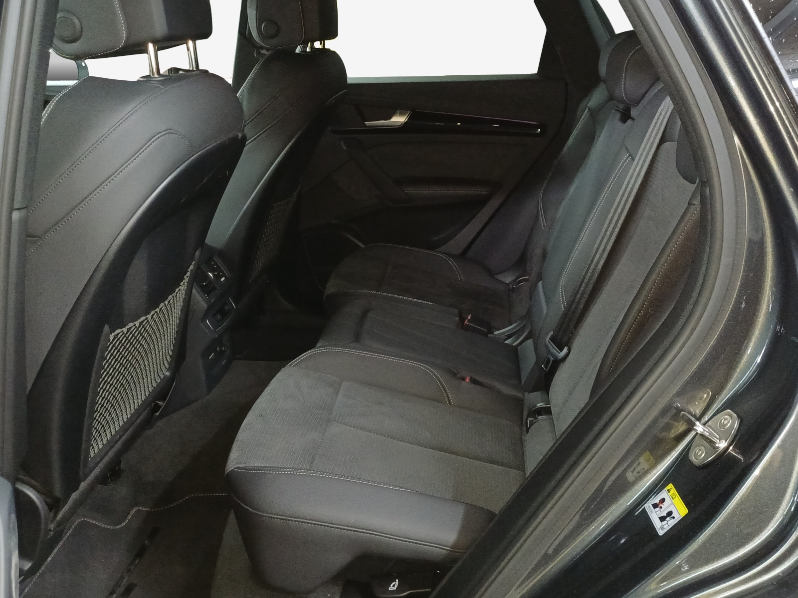 AUDI Q5 40 TDI S-line quattro S-tronic-image-11