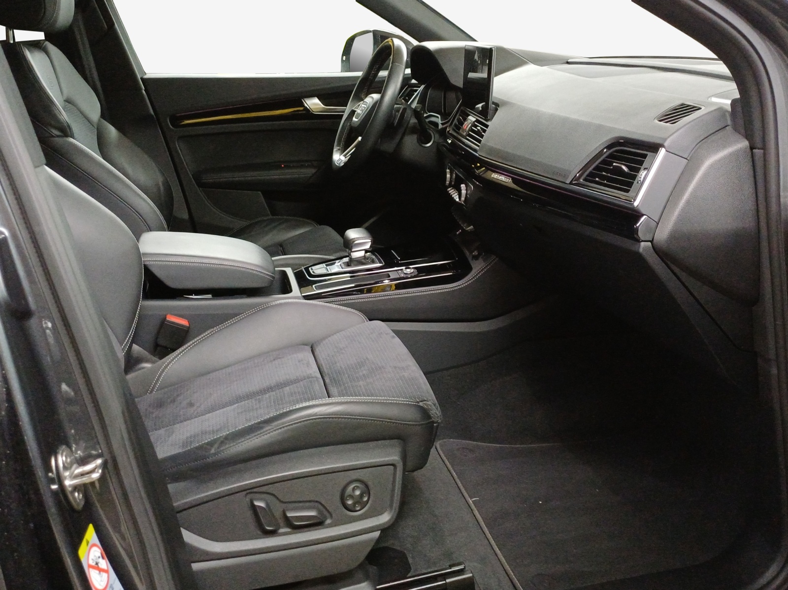 AUDI Q5 40 TDI S-line quattro S-tronic-image-13