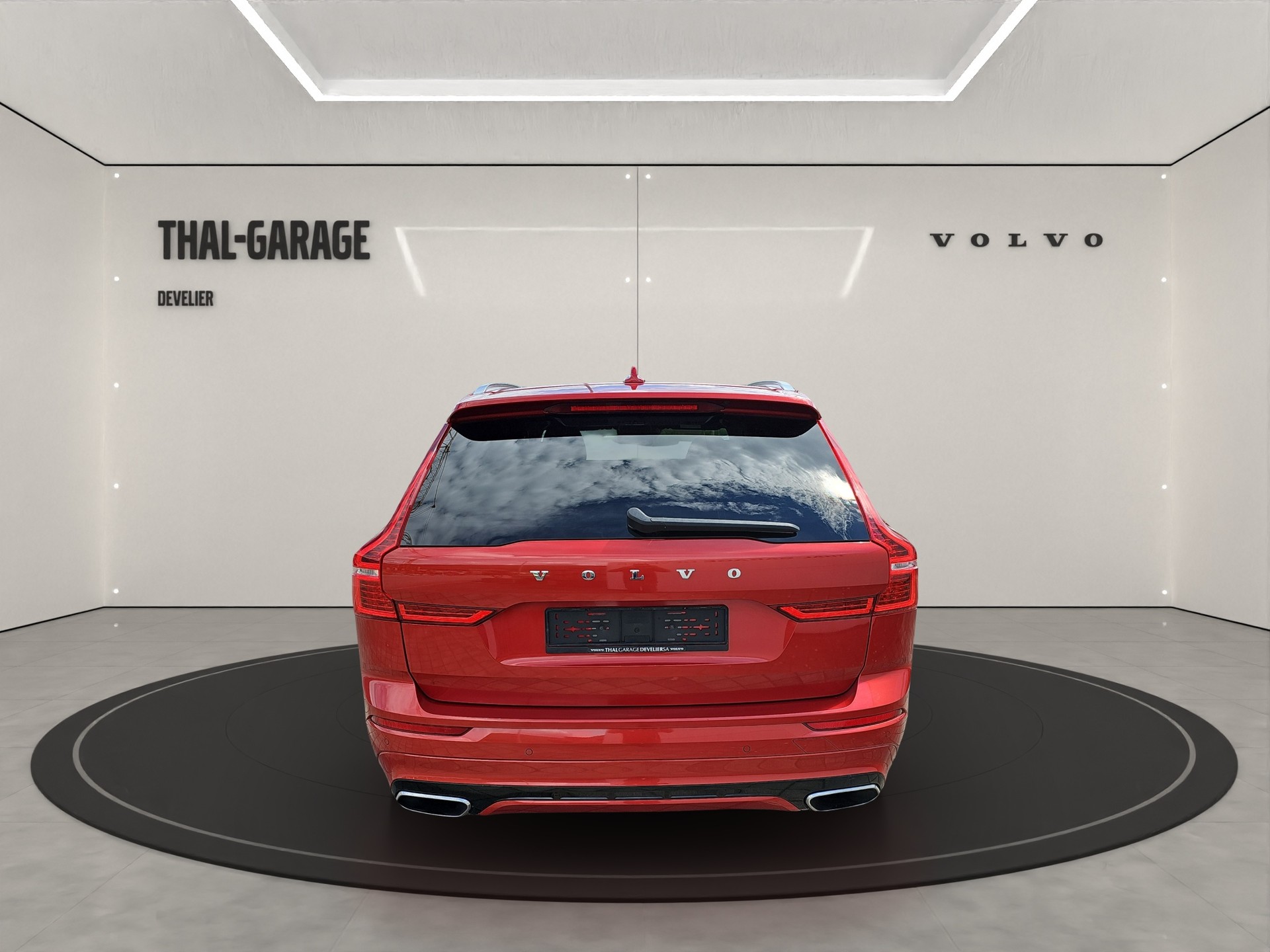VOLVO XC60 2.0 D5 R-Design AWD-image-3