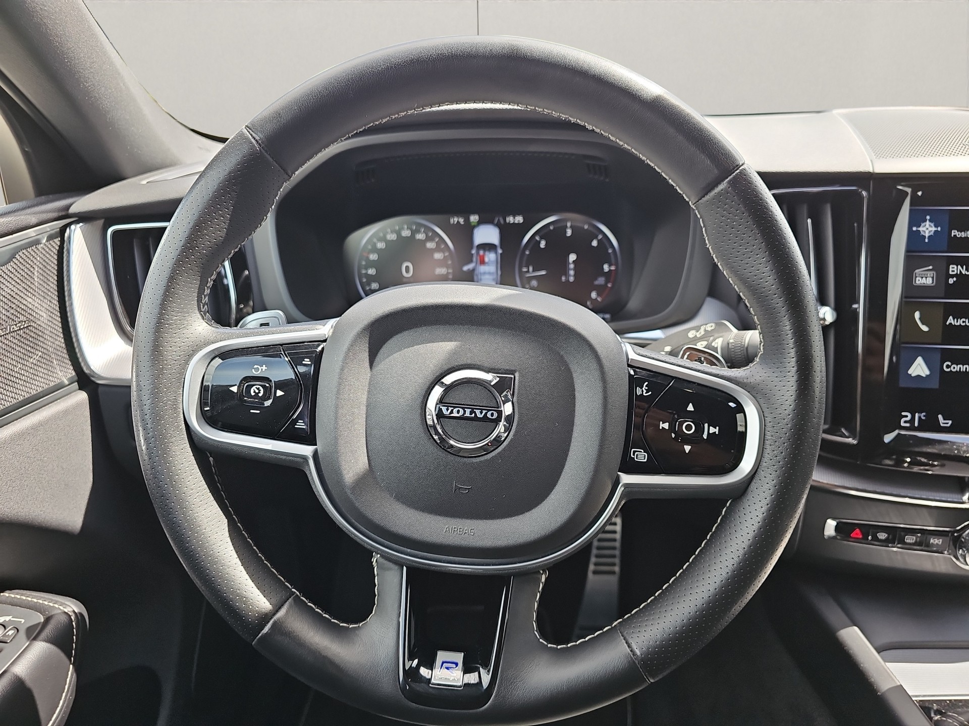 VOLVO XC60 2.0 D5 R-Design AWD-image-7