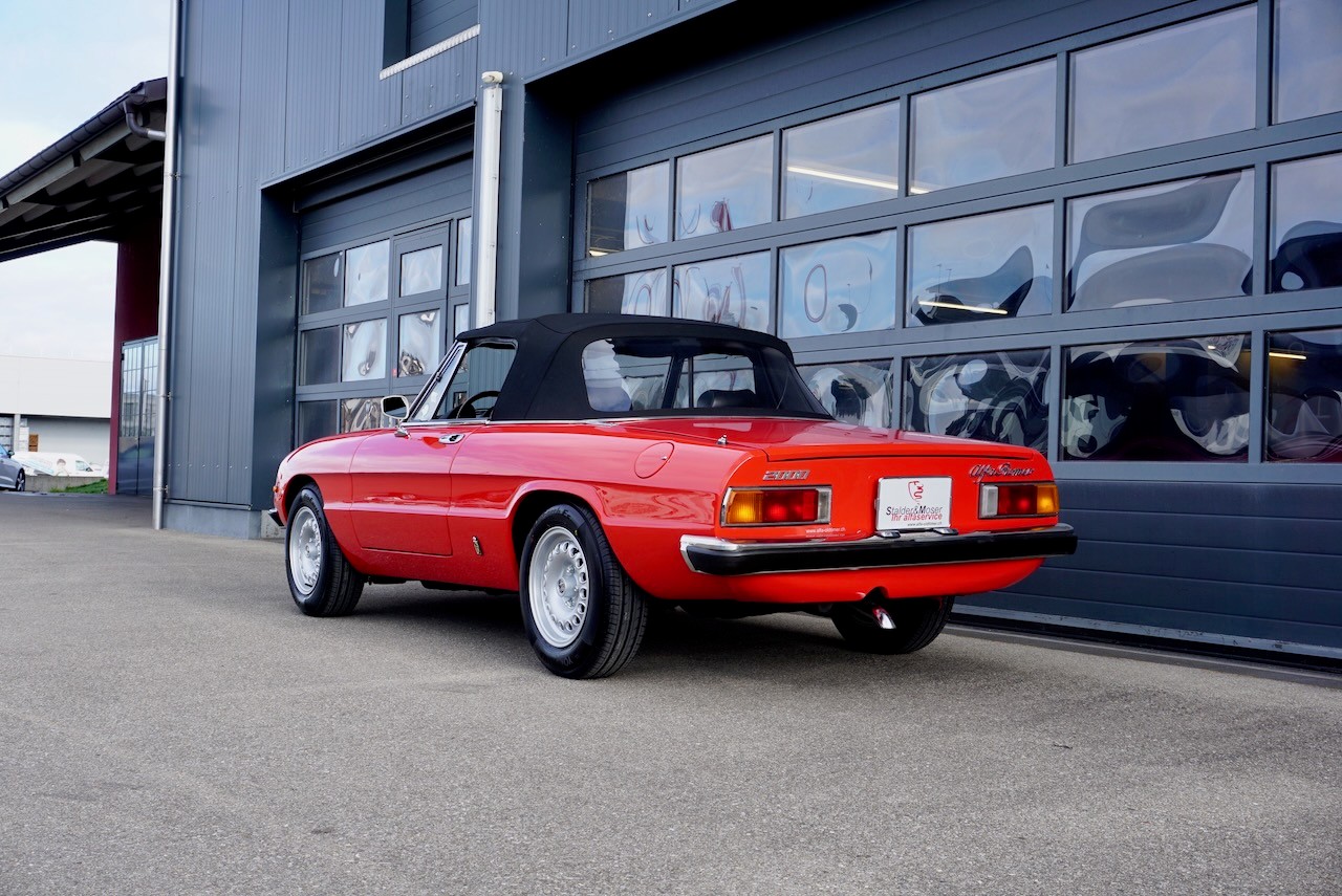 ALFA ROMEO 2000 Spider Veloce-image-2