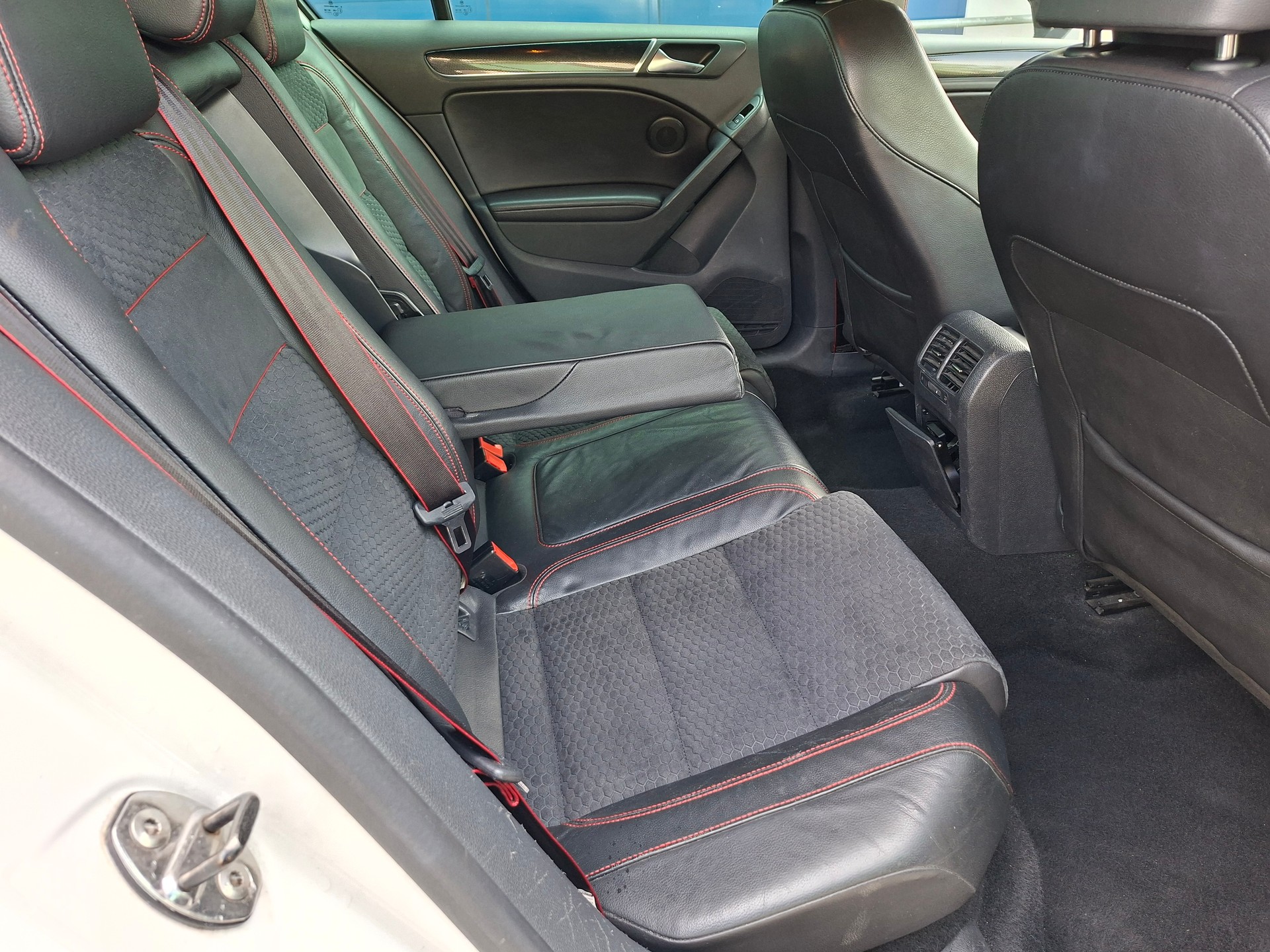VW GOLF TSI GTI Edition 35-image-10