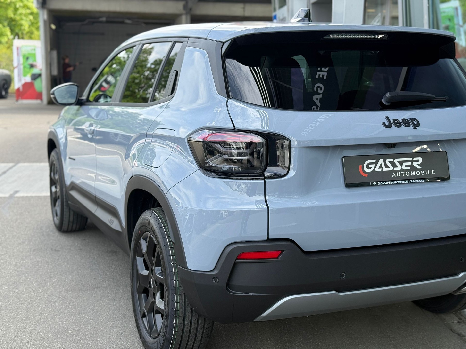 JEEP Avenger 1.2 Turbo MHEV Black Edition-showroom-element-3