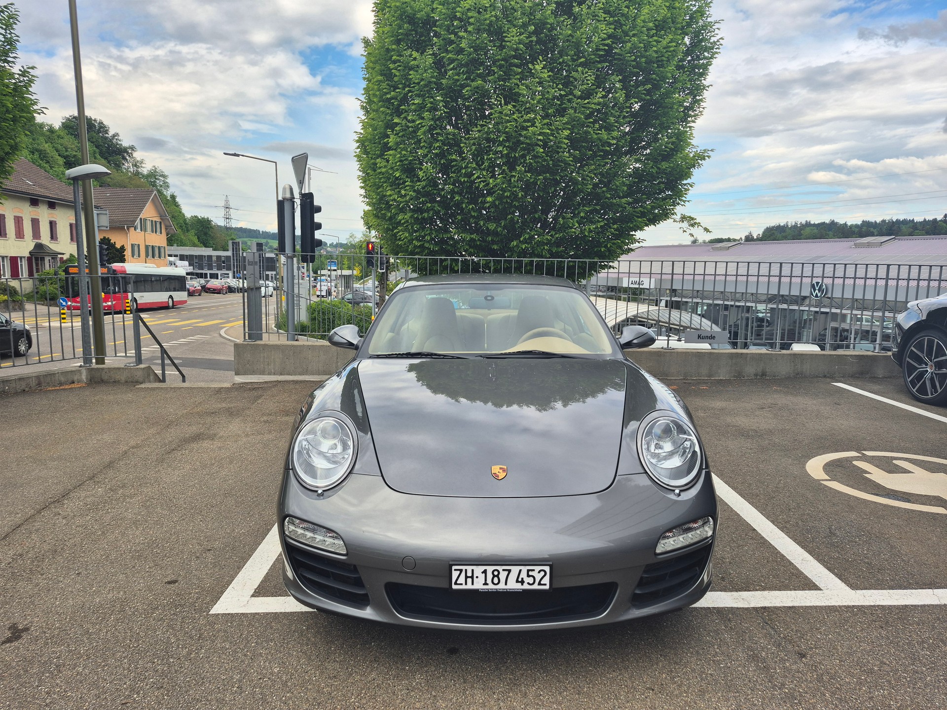 PORSCHE 911 mit kompletter Porsche Wartungshistorie, Service ca. alle 5000 km, Handschalter, original Sportabgasanlage-image-6