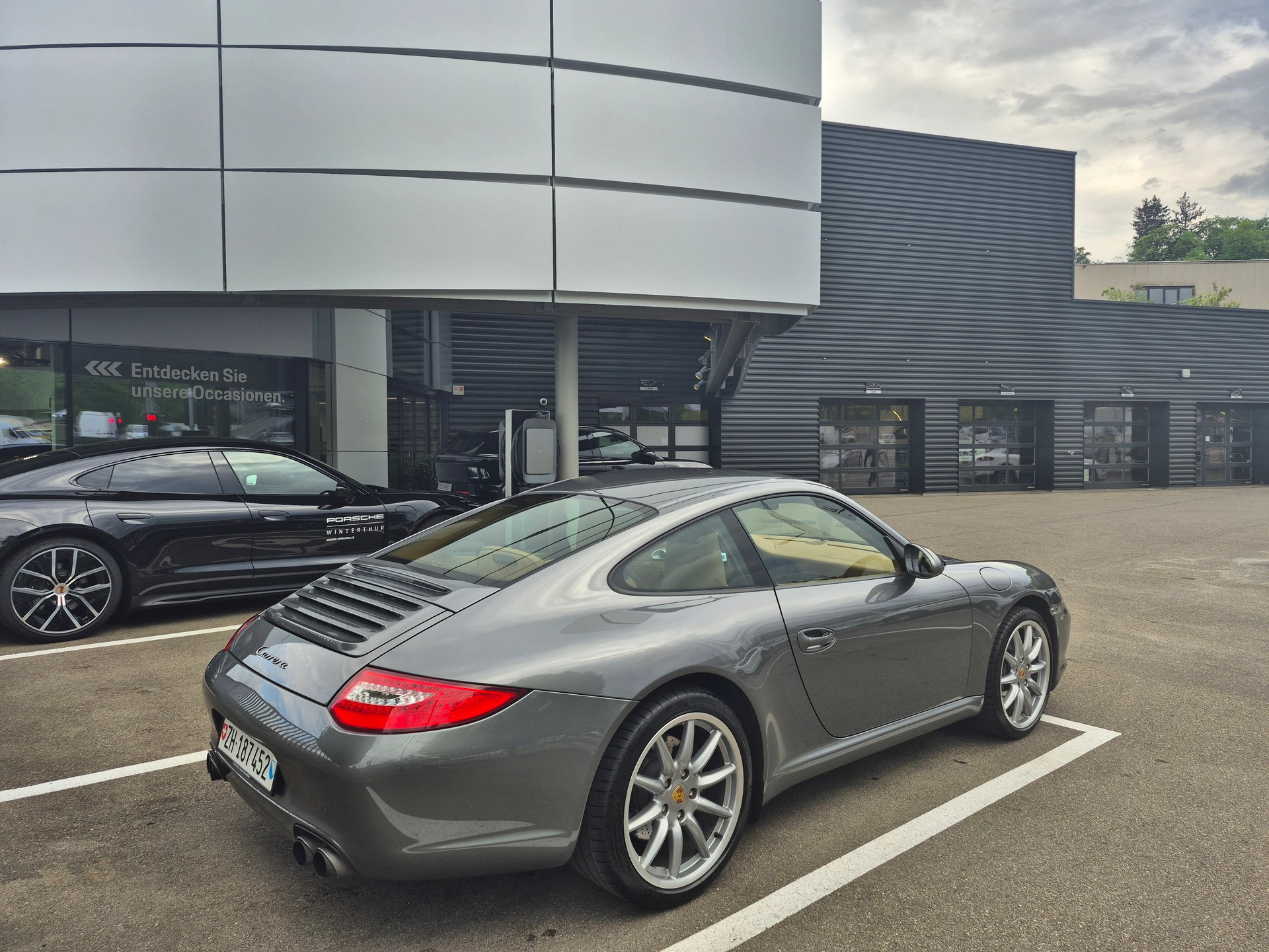 PORSCHE 911 mit kompletter Porsche Wartungshistorie, Service ca. alle 5000 km, Handschalter, original Sportabgasanlage-image-3