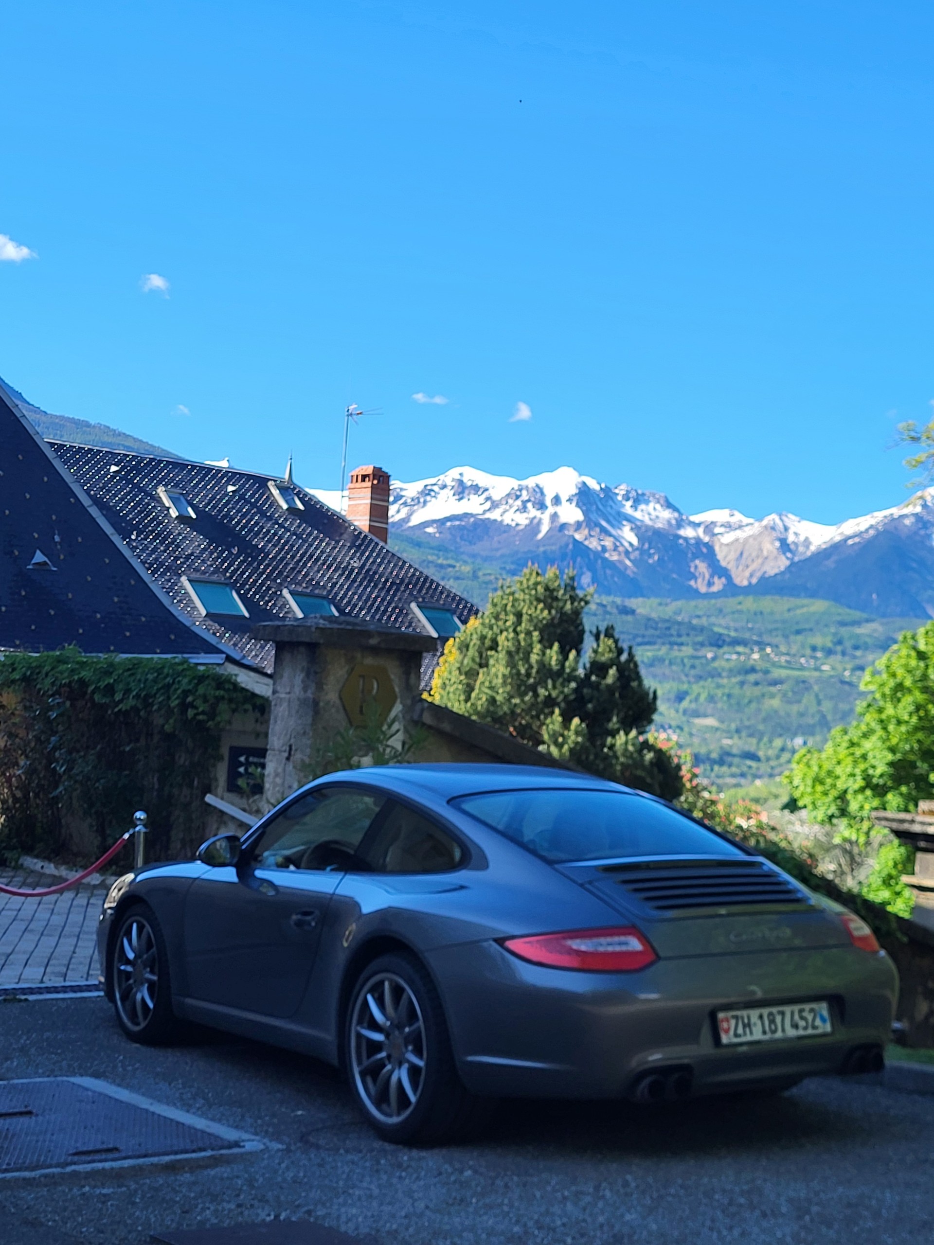 PORSCHE 911 mit kompletter Porsche Wartungshistorie, Service ca. alle 5000 km, Handschalter, original Sportabgasanlage-image-11