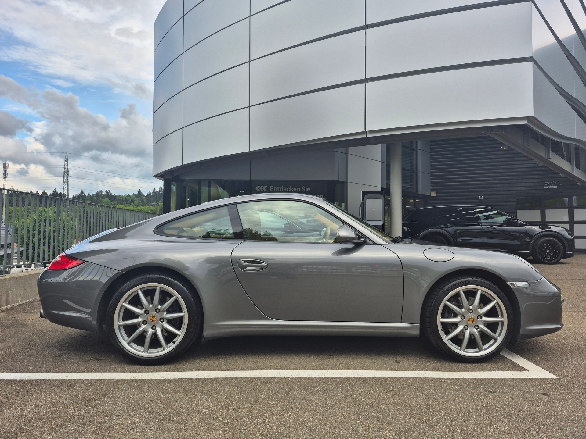 PORSCHE 911 mit kompletter Porsche Wartungshistorie, Service ca. alle 5000 km, Handschalter, original Sportabgasanlage-image-4