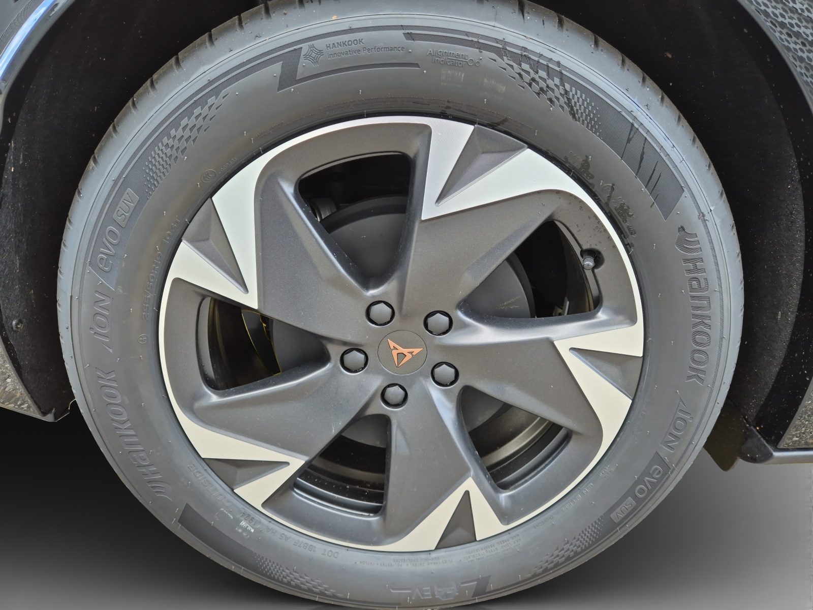 CUPRA Tavascan 77 kWh Edge 4D-image-13
