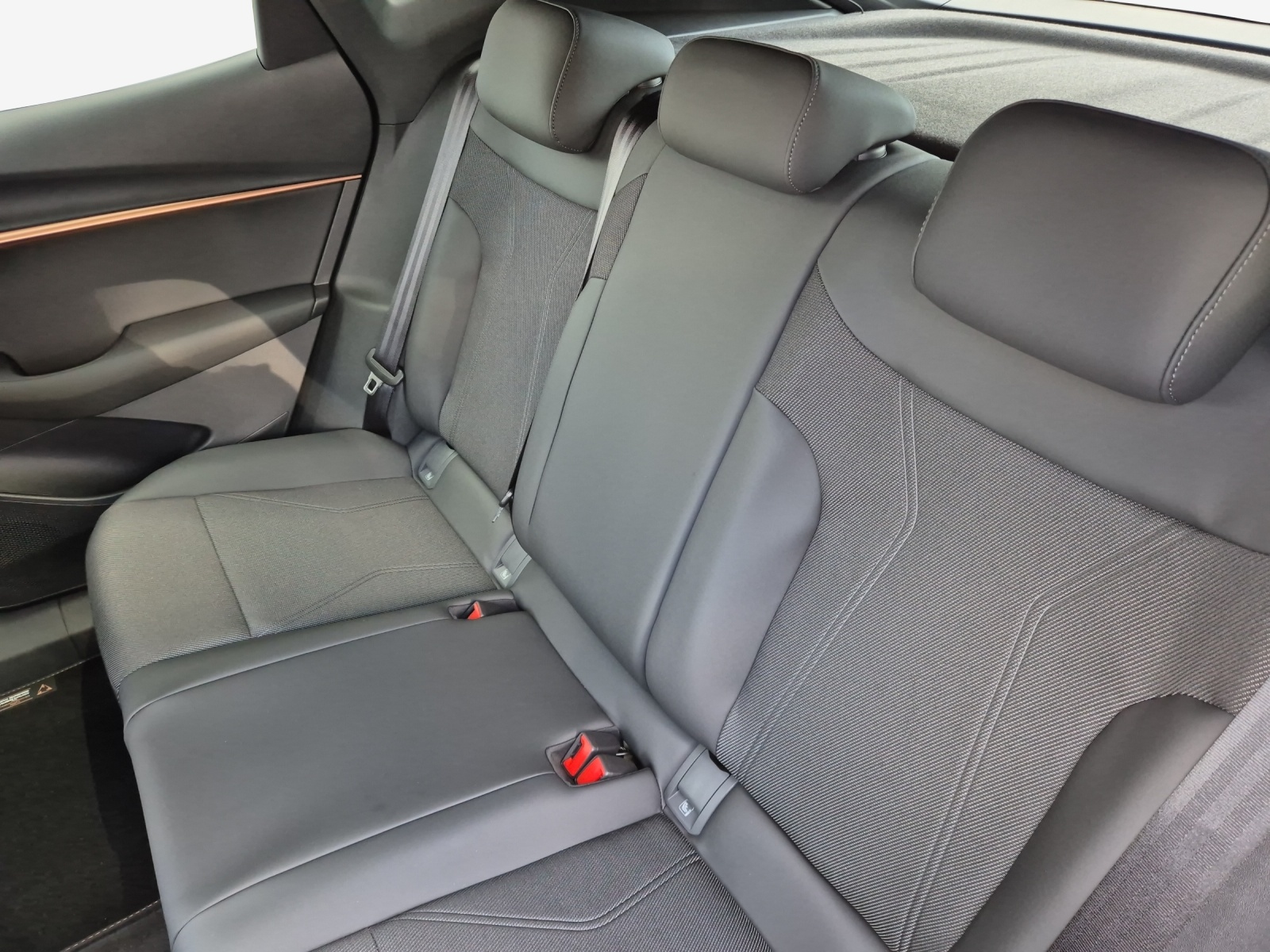 CUPRA Tavascan 77 kWh Edge 4D-image-11
