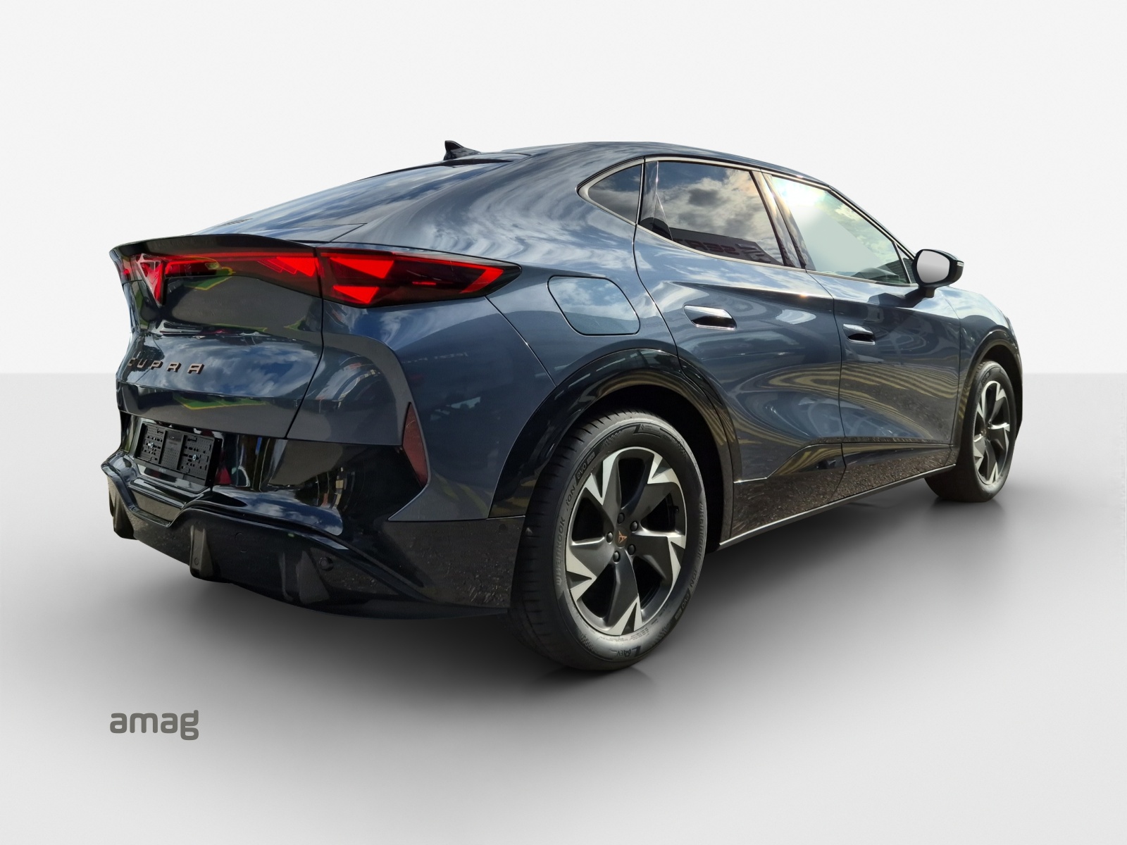 CUPRA Tavascan 77 kWh Edge 4D-image-4